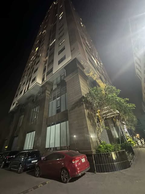 Chính chủ Gửi bán căn  chung cư cao cấp vị trí siêu đẹp và thuận tiện giao thông.