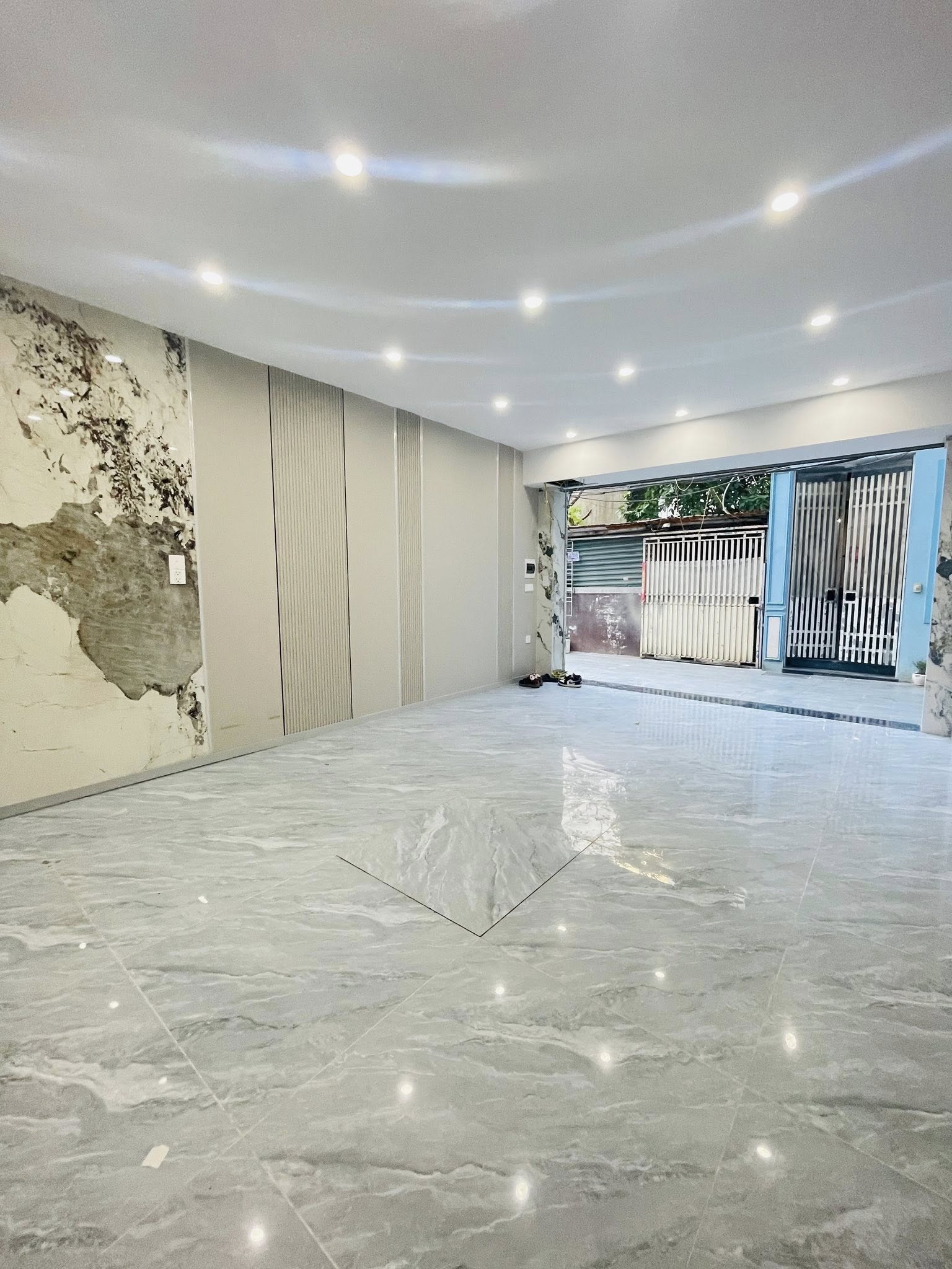 Phố Đàm Quang Trung 42m2 6T Thang Máy, Gara Ô Tô, Cạnh Aeon Long Biên - Nhỉnh 13 Tỷ