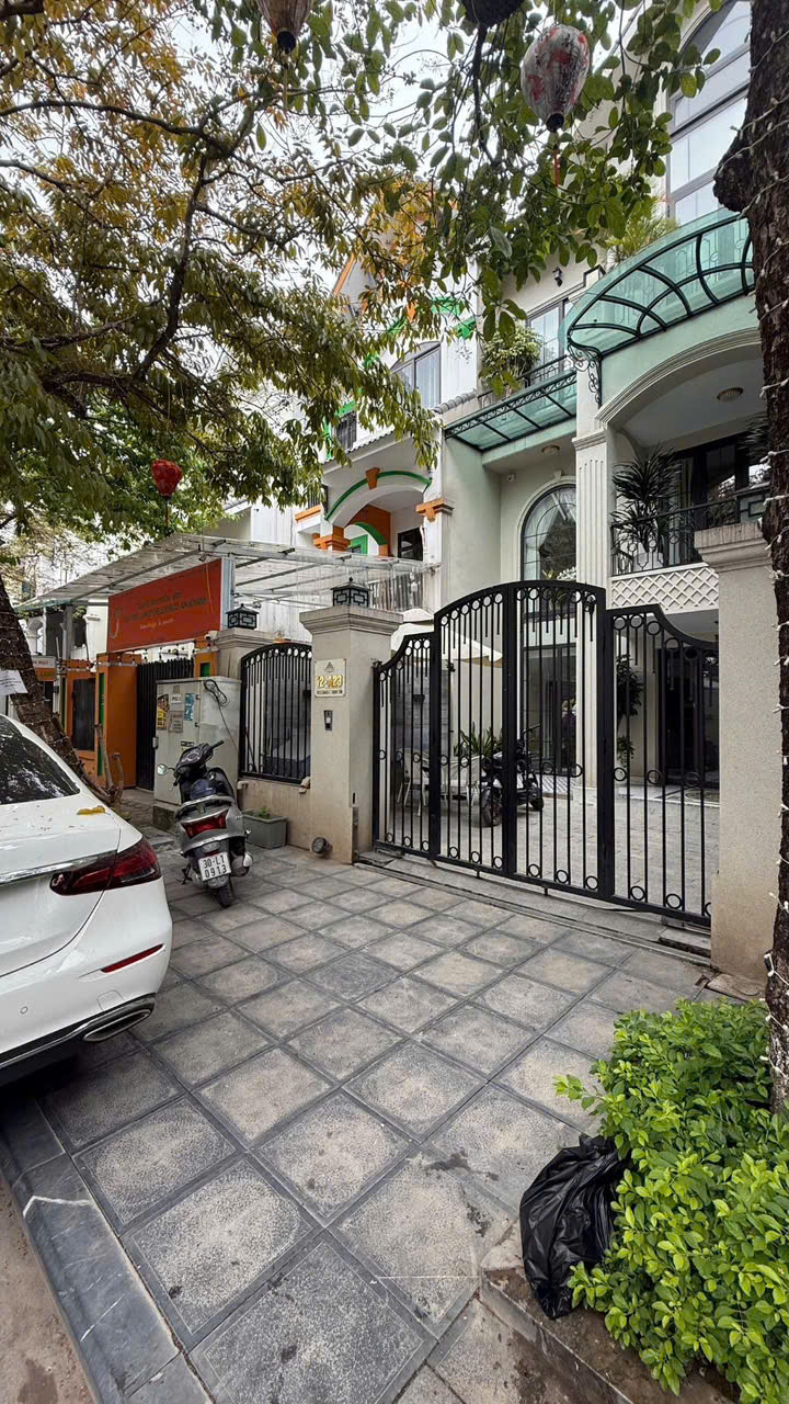 Nguyễn Hữu Thọ, cổng thành phú quý, ô tô tránh, vỉa hè, mặt tiền lý tưởng,