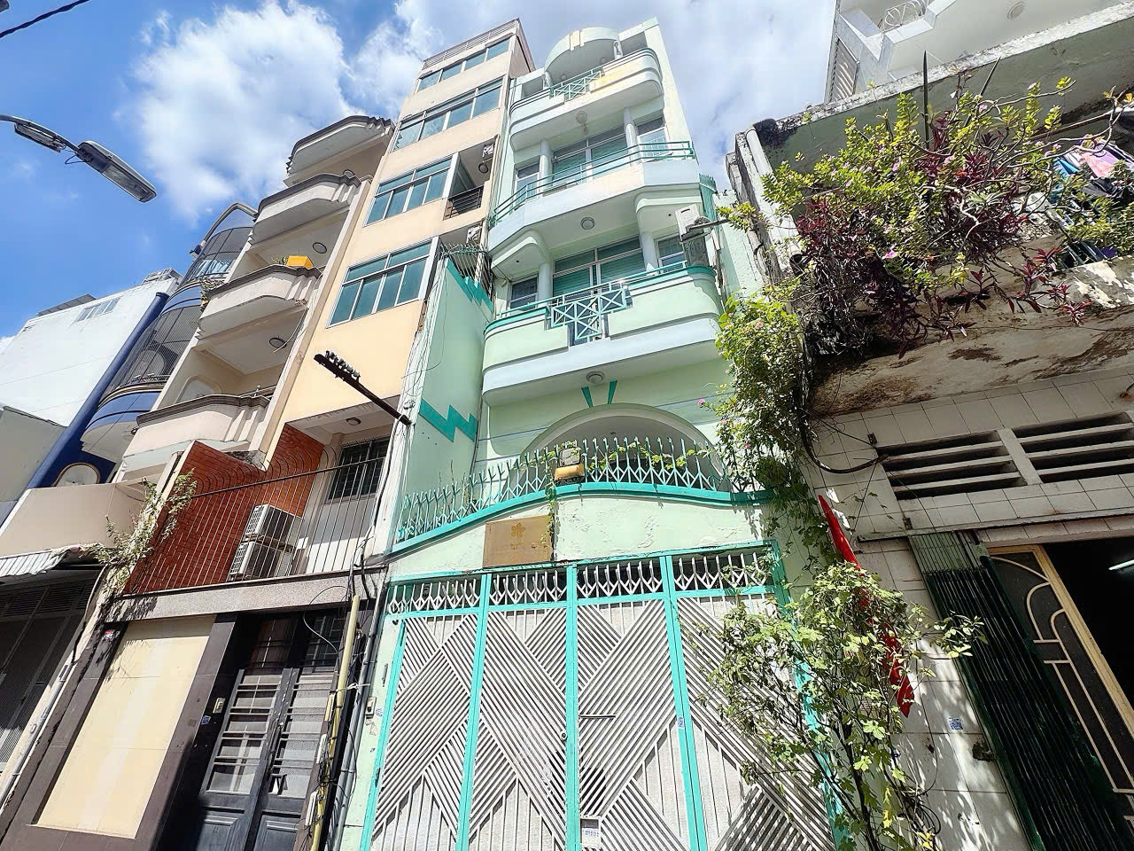 CHÍNH CHỦ BÁN NHÀ 2 TẦNG MẶT TIỀN KD ĐƯỜNG HUYỀN QUANG, QUẬN 1 - NGANG 4M*16M - CHÀO CHỈ 15,5T - GIÁ TỐT NHẤT KHU VỰC ĐANG CHÀO BÁN