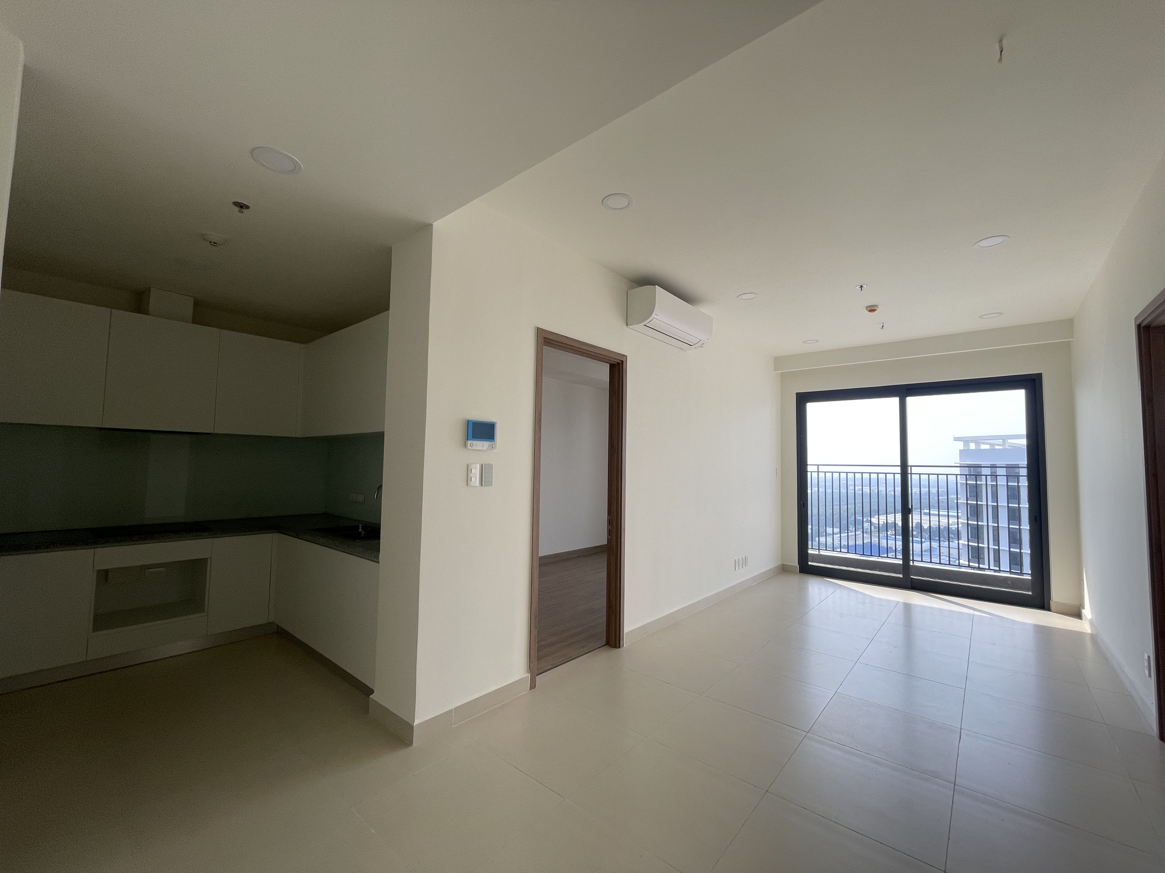 Nhà mới nội thất cơ bản 69m2 - Giá 3.83 tỷ gồm VAT - 2PN2WC The Glory