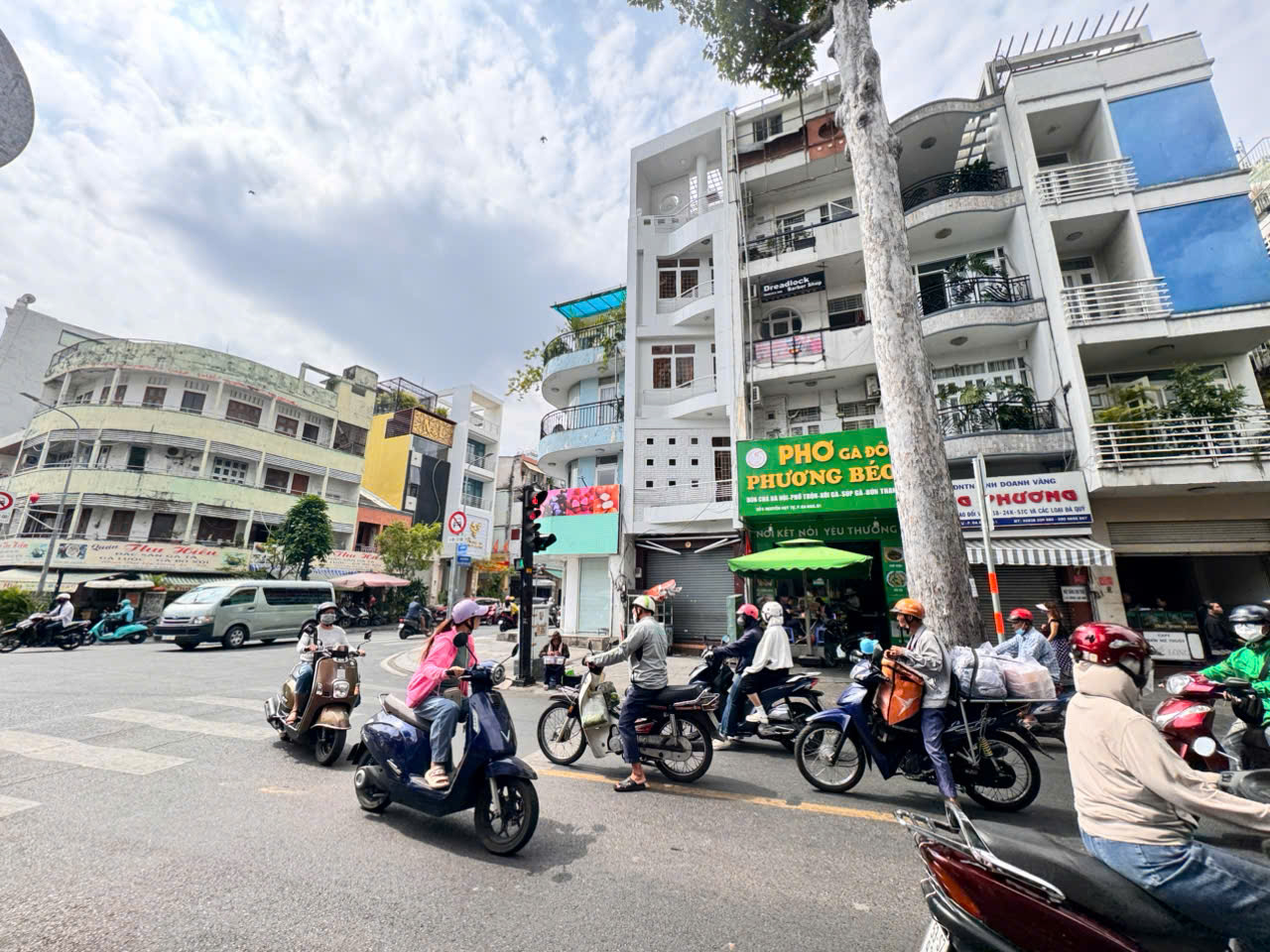 BÁN NHÀ 5 TẦNG 2 MẶT TIỀN LỚN NGUYỄN HUY TỰ * NGUYỄN VĂN GIAI, QUẬN 1- DT 60M2 SH VUÔNG ĐẸP- CHỦ 1 ĐỜI 0938676685 GIANG GIANG