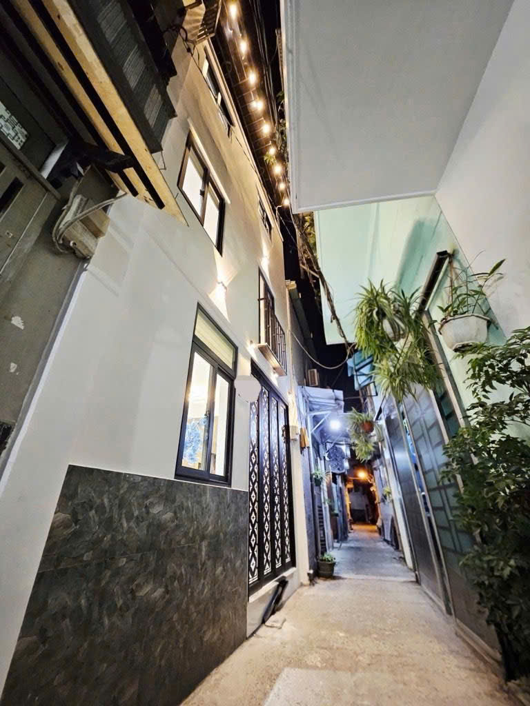Hẻm 2/ - 3 Tỷ Nhỉnh - Tân Phú - Nhà Mới - Full Nội Thất - KẾ ĐH Công Thương,Aeon Mall - 20M2 - 3 TẦNG - 3PN