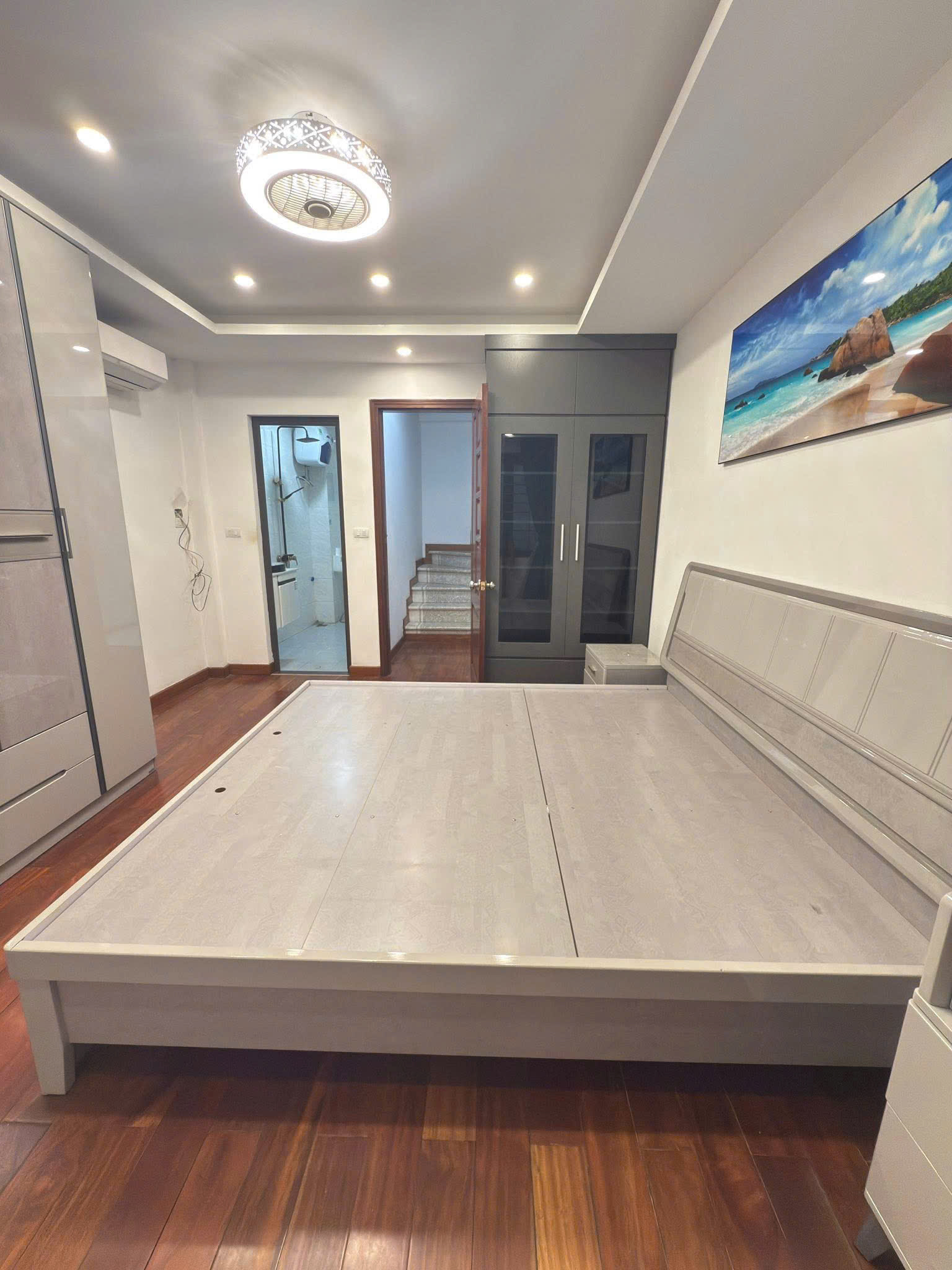 NHÀ ĐẸP GIỮA LÒNG QUAN NHÂN – CẦU GIẤY SANG TRỌNG, TỐI ƯU KHÔNG GIAN