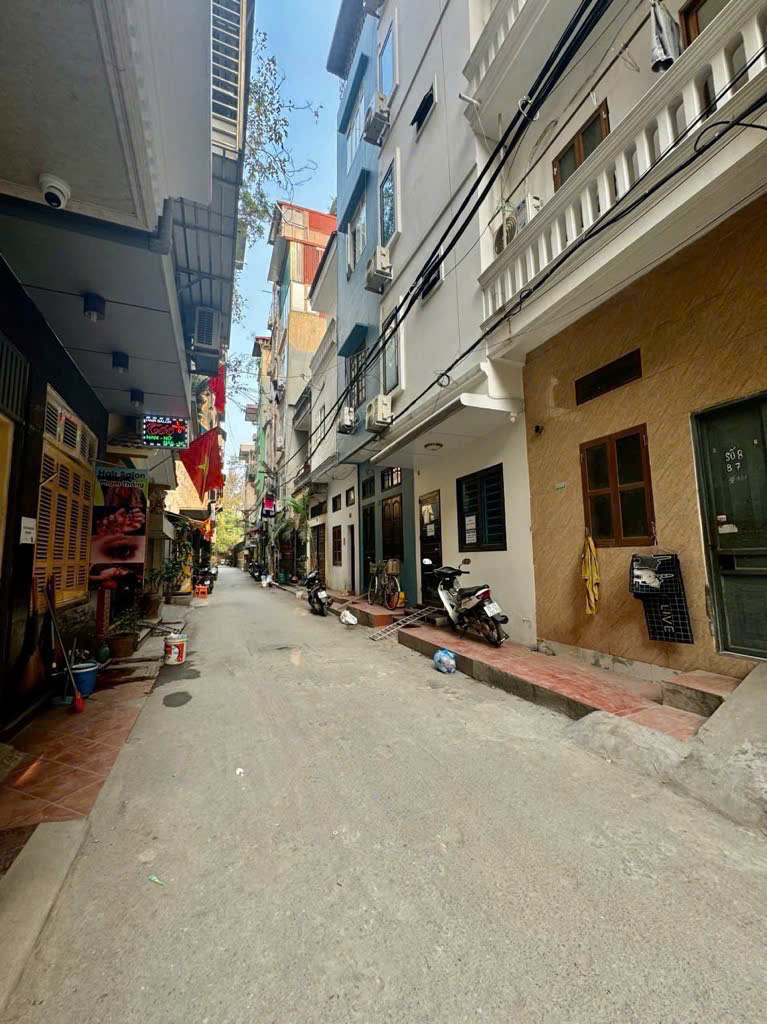 CẦN BÁN NHÀ TẠI TRẦN QUỐC HOÀN - CẦU GIẤY