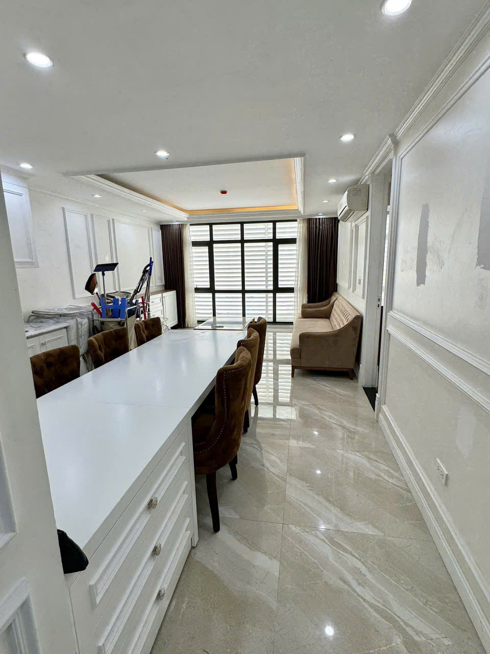 Cho thuê căn hộ dịch vụ 100m2  mặt phố Bà Triệu-Phường Lê Đại Hành- Quận Hoàn Kiếm ( Gần Vicom Bà Triệu )