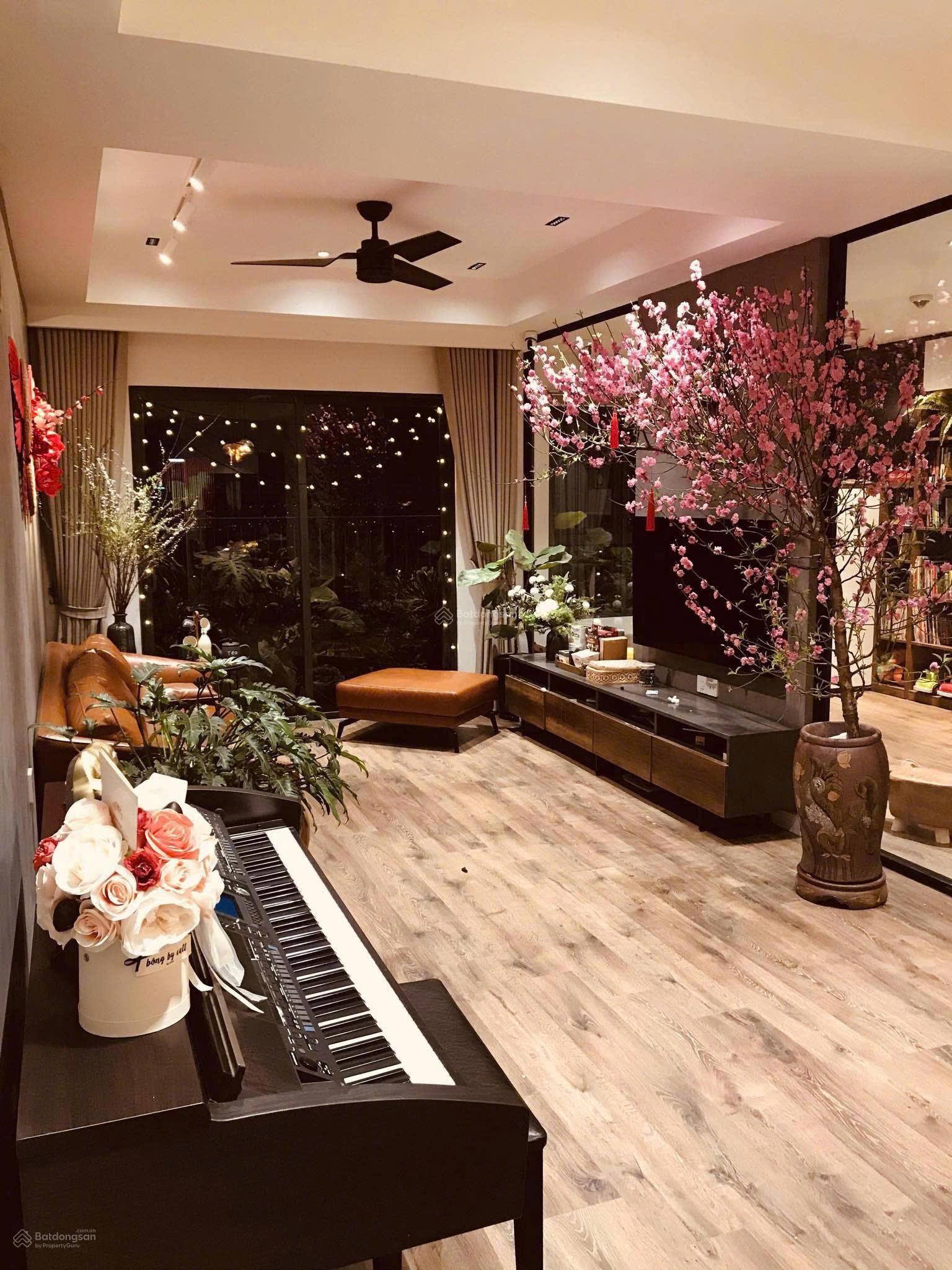 Cho thuê căn góc 3pn 102m² kosmo tây hồ  view hồ tây sông hồng cực hiếm