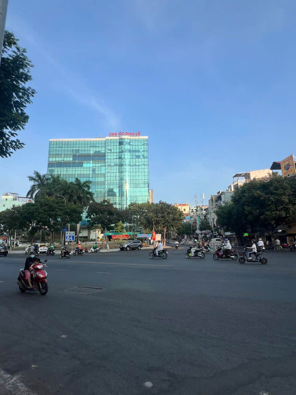 Bán nhà 2 Mặt tiền Hoàng Diệu Phường Xóm Chiếu, Quận 4

- Nhà phố 2 mặt tiền trước sau
DT 4m x 20m nở hậu 5.7m X ĐÚC 4 TẤM