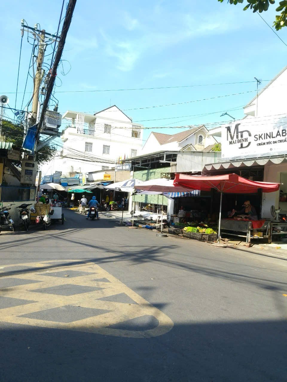 Nhà 1 Trệt 3 Lầu, thổ cư toàn bộ mặt tiền chợ Đồi TP Biên Hòa, Dân cư kín, Thu nhập hàng tháng 20 Triệu