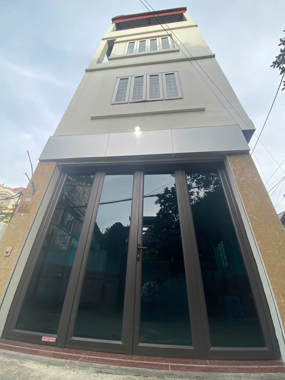 BÁN NHÀ LÔ GÓC NGỌC THỤY – LONG BIÊN  GIÁ CHỈ 8.6 TỶ - Ô TÔ ĐÕ CỬA