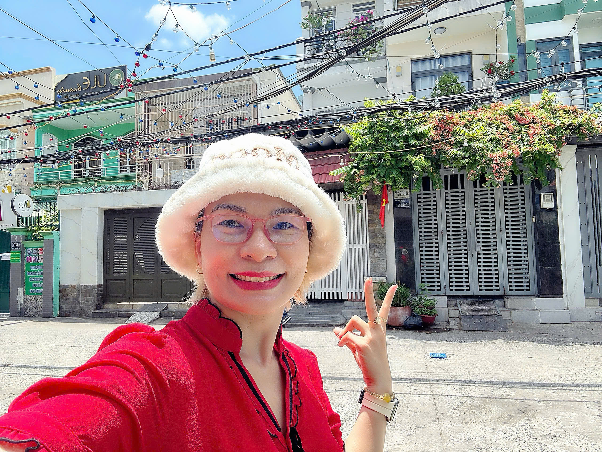 BÁN CHDV NGANG LỚN HIẾM 6,6M * 16M - MẶT TIỀN XE HƠI ĐẬU CỬA - KHU VIP NHÀ THỜ XÓM CHIẾU & TÔN THẤT THUYẾT, QUẬN 4