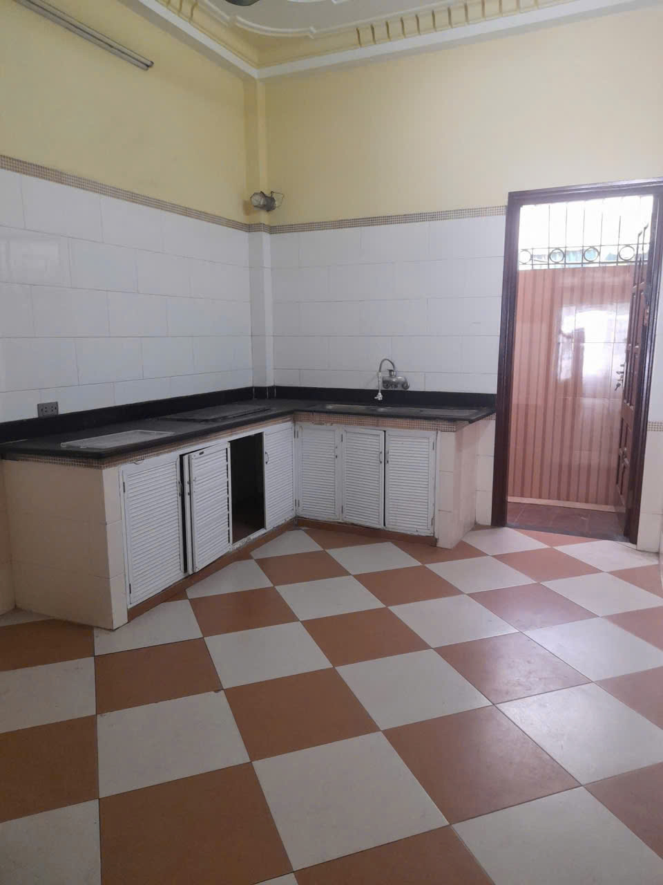 BÁN NHÀ NGỌC THỤY-LONG BIÊN-TÔ TRÁNH – MẶT NGÕ 604 – 8 PHÒNG NGỦ – GẦN KHAI SƠN HILL

???? Ngọc Thụy – 59m² x 5T – MT 3.3m – Giá 10.9 tỷ