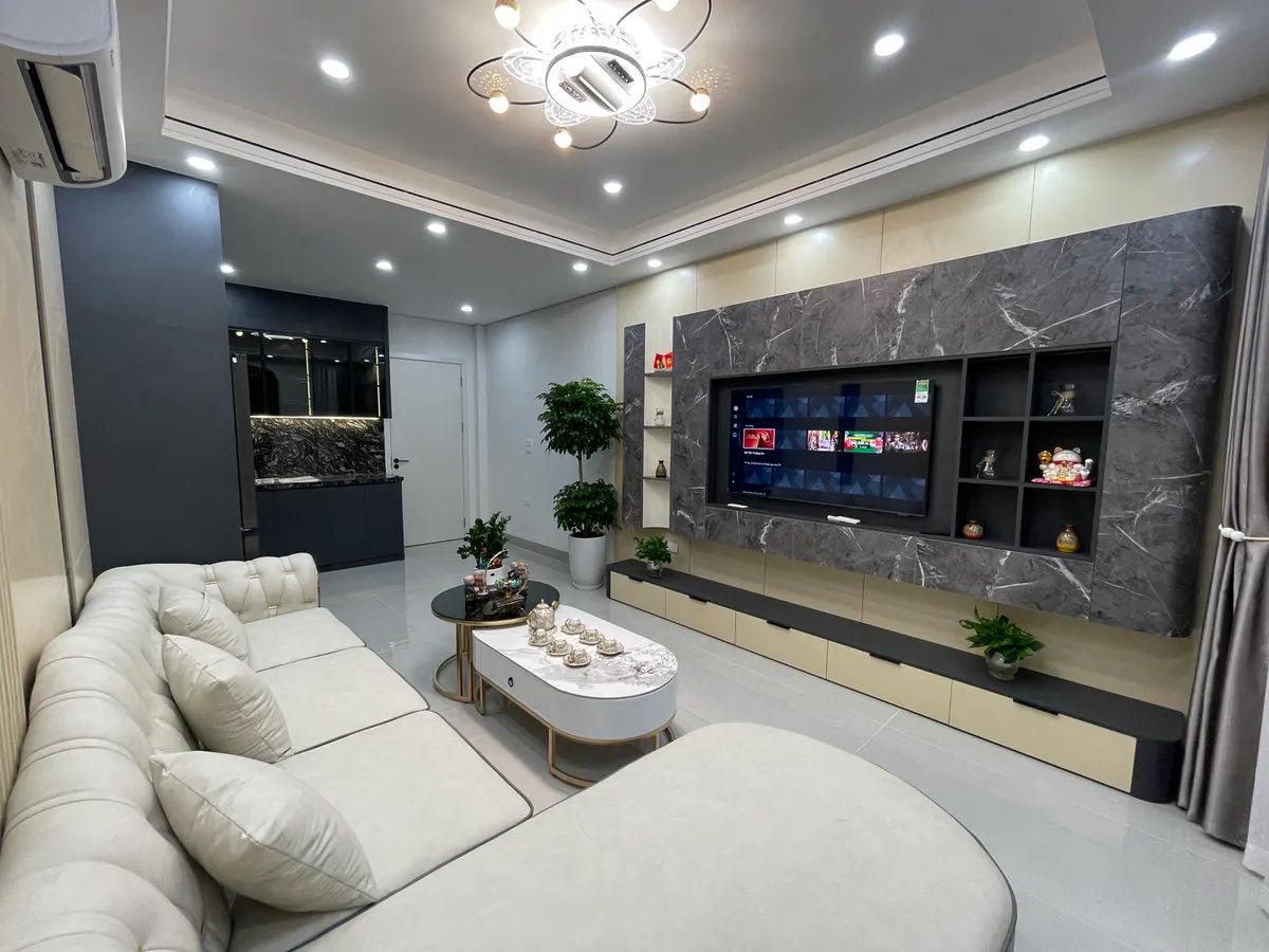 Trung Tâm Phố Thạch Bàn 40m2 6T Thang Máy, Gara Ô Tô, Vài Bước Ra Phố - 12.X Tỷ