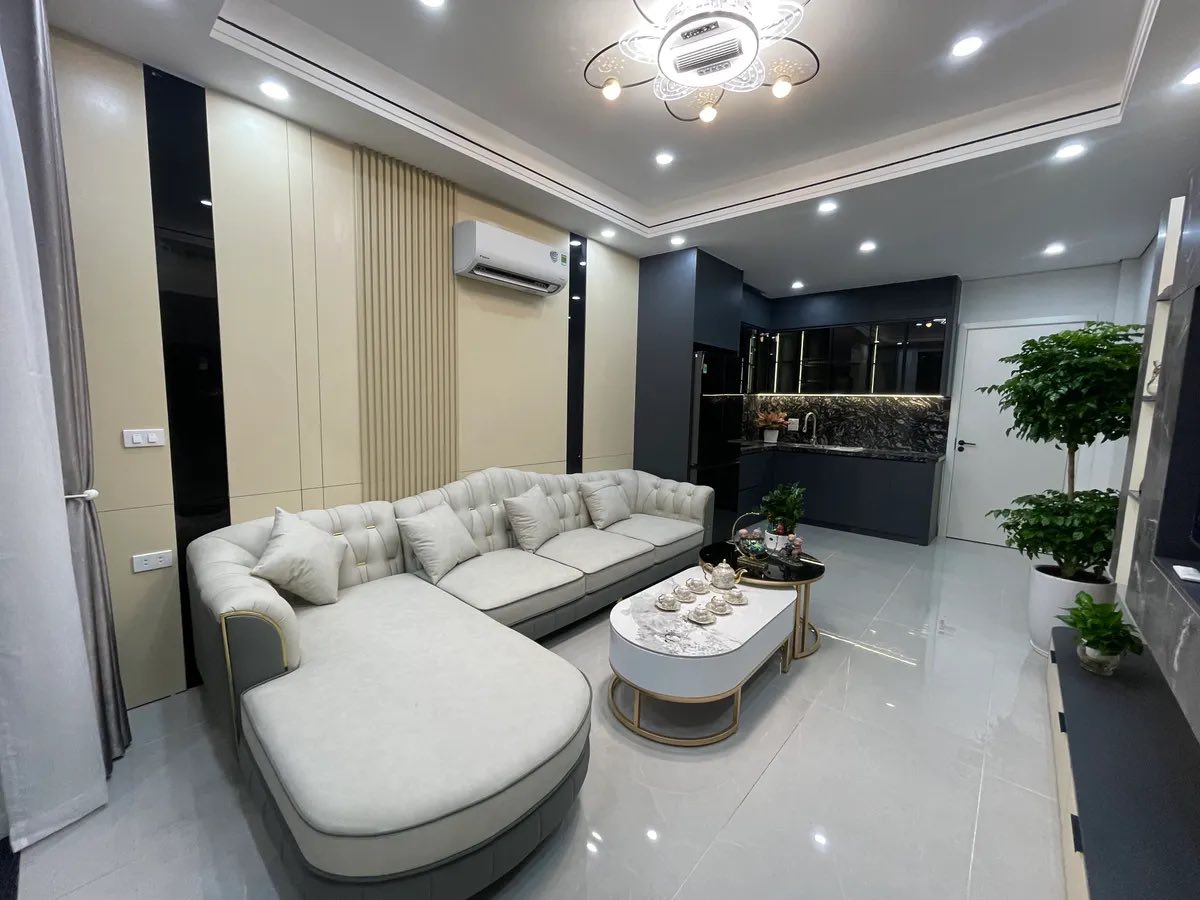 Bán Nhanh Nhà Phố Cổ Linh 40m2 6T Thang Máy, Gara Ô Tô, Vài Bước Ra Phố - 12.X Tỷ