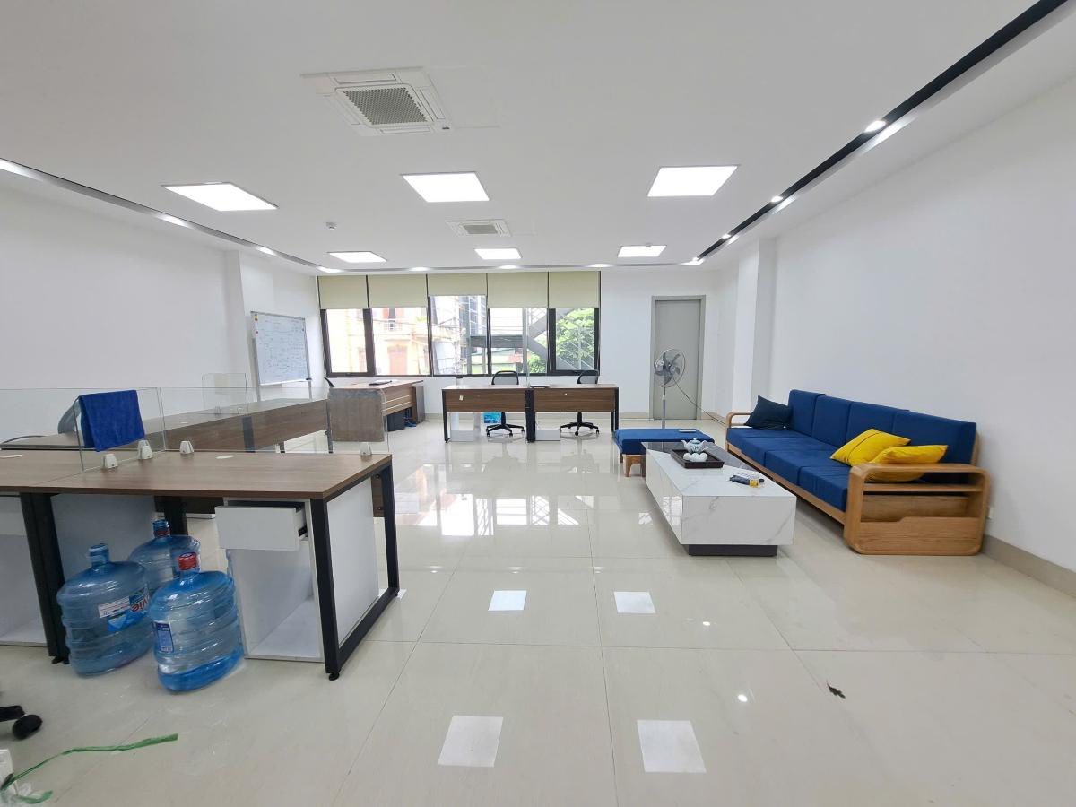 SIÊU MẶT PHỐ - VỊ TRÍ KIM CƯƠNG - VIEW TRỌN MẶT HỒ LINH ĐÀM - VỈA HÈ ĐÁ BÓNG RỘNG NHẤT HÀ NỘI.