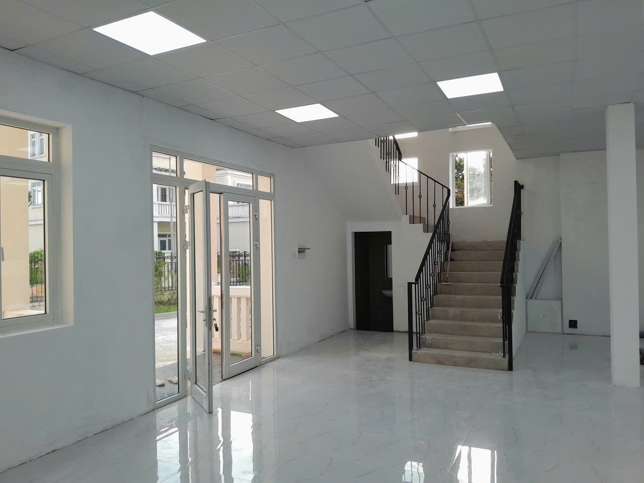 CHO THUÊ BIỆT THỰ KHU NAM AN KHÁNH  ĐẤT 650M² – SÀN 500M² – 3 TẦNG  PHÙ HỢP LÀM VĂN PHÒNG, CÔNG TY, KẾT HỢP LÀM KHO.