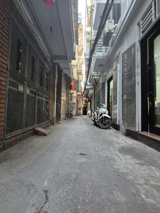 ???? Phân lô Trương Định  42m²  5 tầng  Lô góc
???? Ngõ nông, ngõ rộng ba gác đỗ cửa
???? Giá: 9,5 tỷ