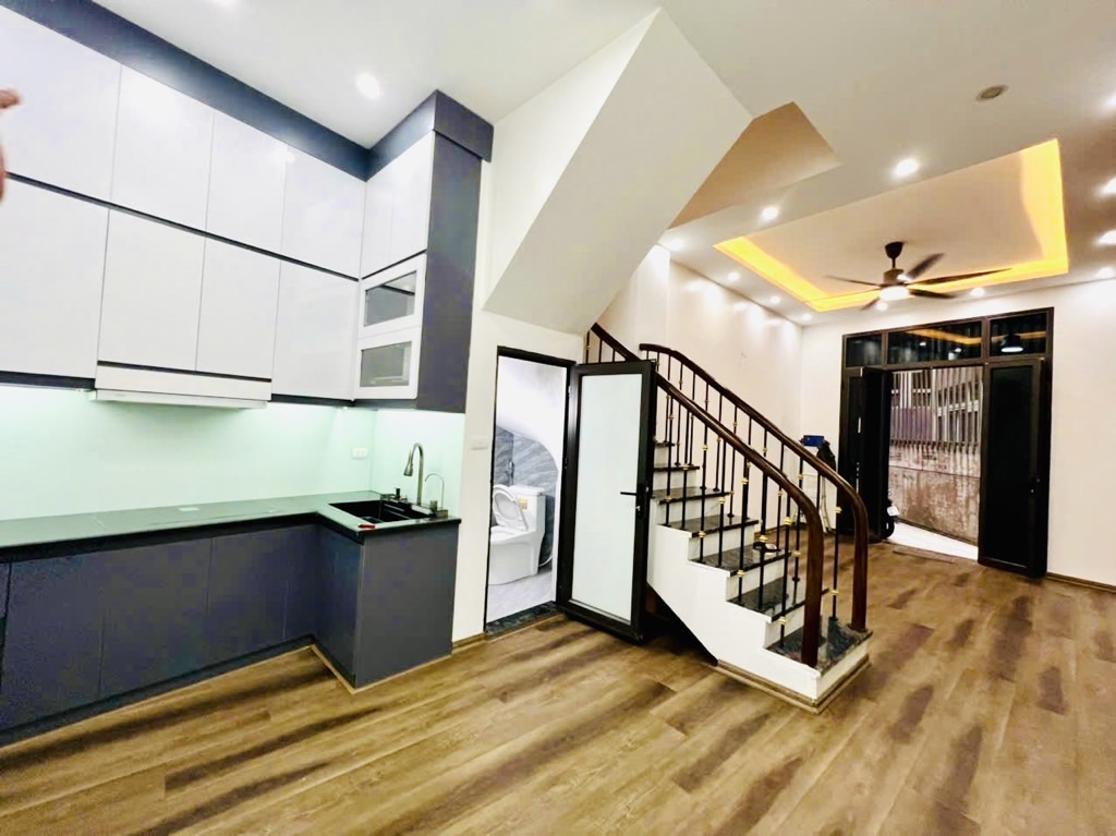 BÁN NHÀ THÔNG PHONG GẦN PHỐ – NHÀ ĐẸP TRUNG TÂM – ĐẦY ĐỦ TIỆN ÍCH