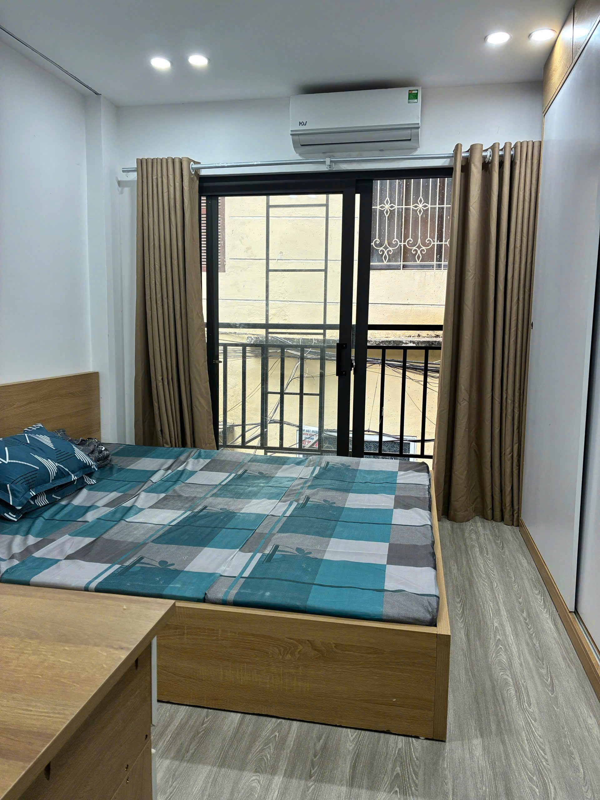 Cho Thuê Ccmn đẹp Full đồ thoáng ban công tại ngõ 105 Láng Hạ, đống đa