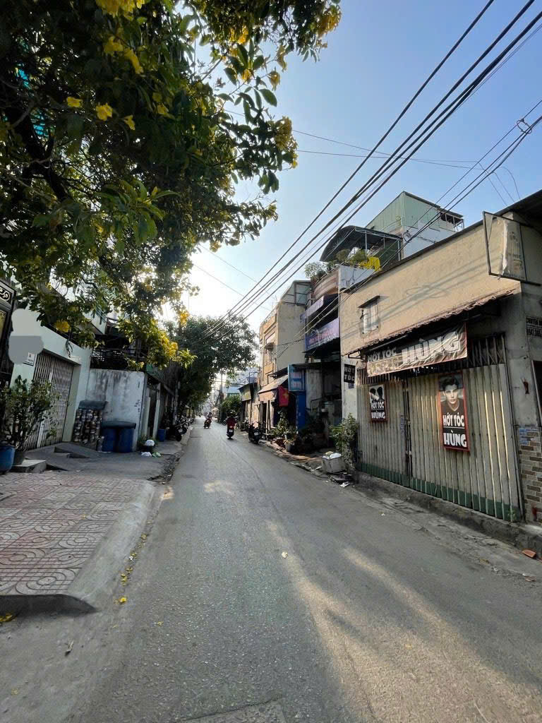 Hẻm 1/ - Hẻm Xe Hơi - 6 Tỷ Nhỉnh - Bình Tân - Nhà Mới - Giáp Tân Phú - Gần Quận ,Ngã 4 Bốn Xã - 60M2 - 2 TẦNG - 3PN(Có PN Trệt)