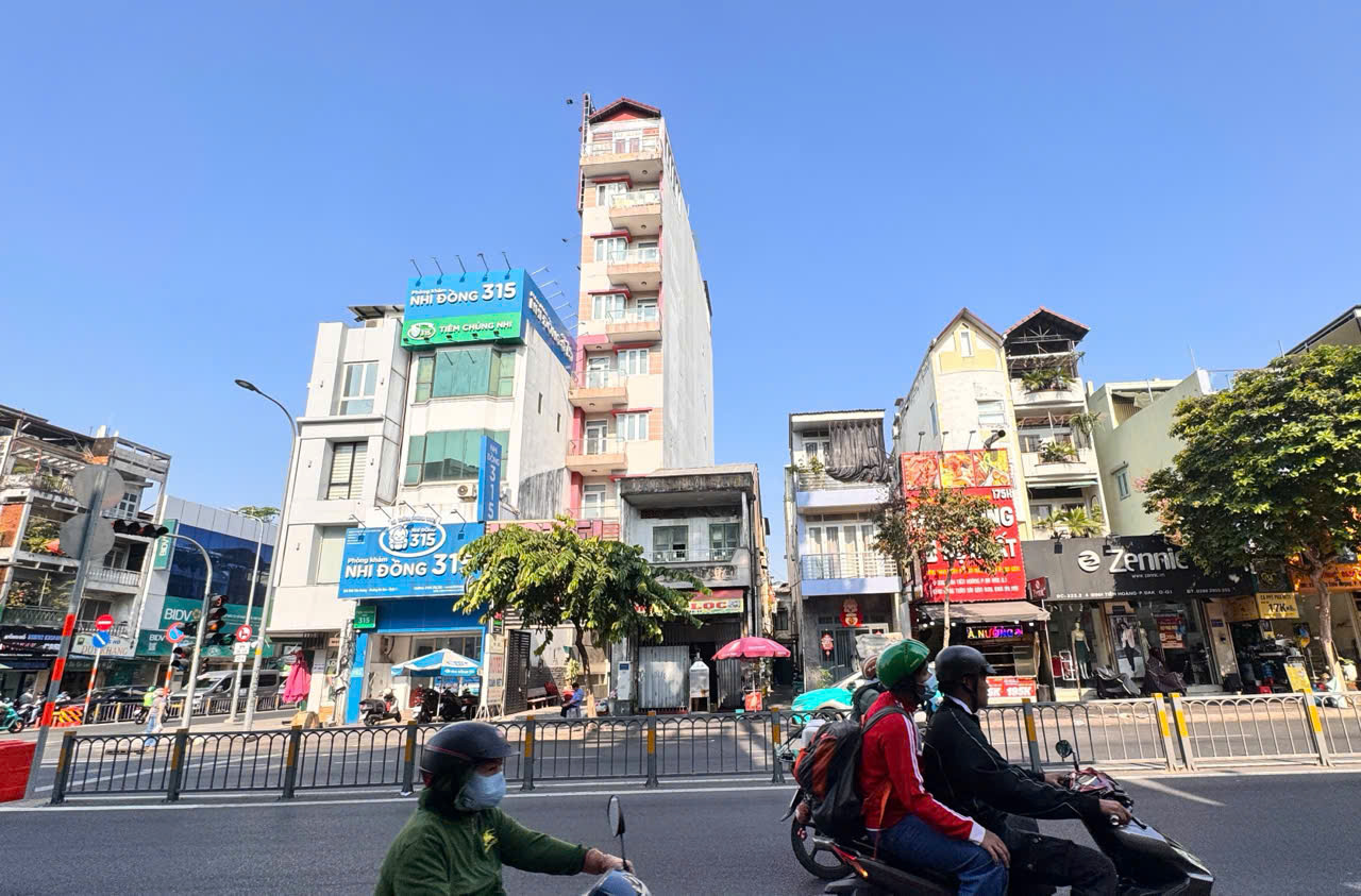 BÁN HOTEL 10 TẦNG CÓ HẦM - MẶT TIỀN ĐINH TIÊN HOÀNG, QUẬN 1- KHAI THÁC 150TR/TH- CHỦ 1 ĐỜI XƯA- 0938676685 GIANG GIANG