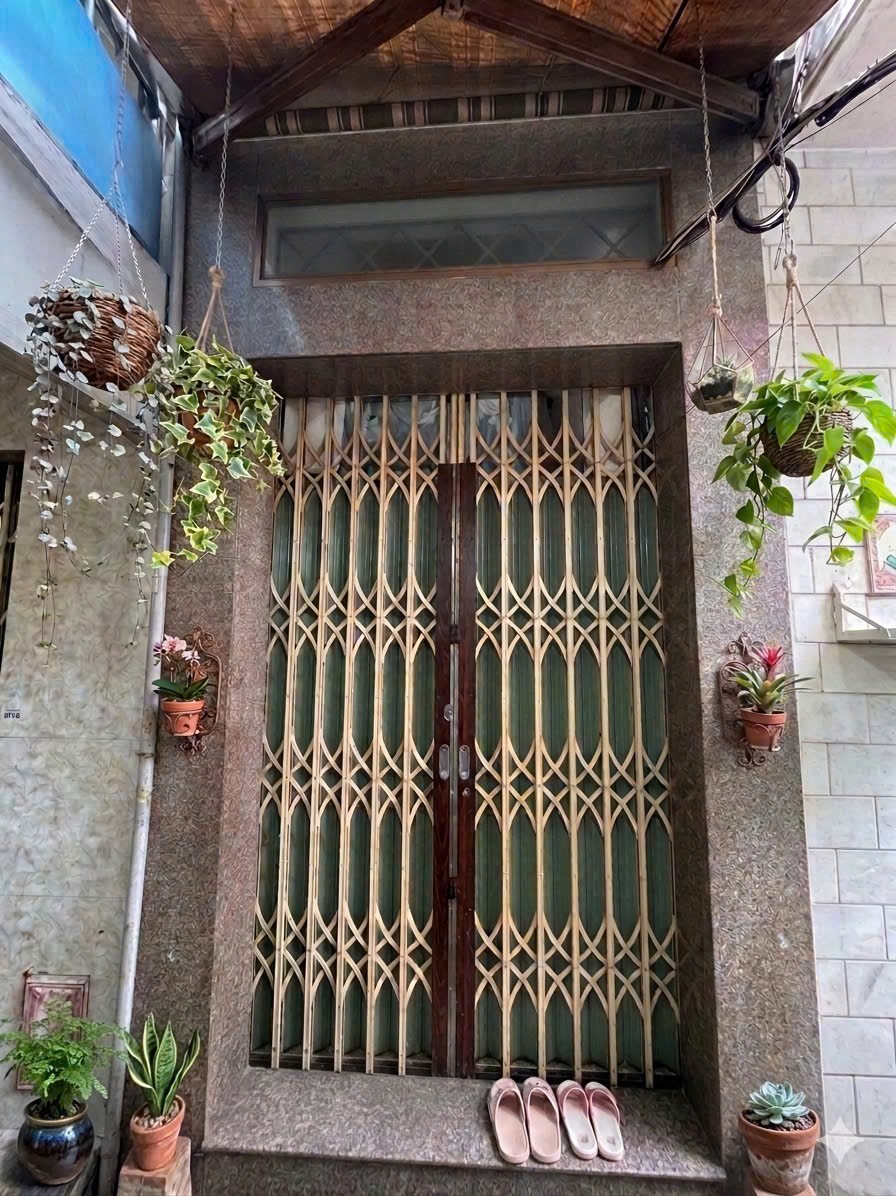 SIÊU PHẨM RẺ QUẬN 6 - 4 TẦNG GẦN HẬU GIANG - SÁT CHỢ BÌNH TÂY - 2 TỶ HƠN