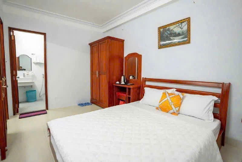Bán khách sạn 6 tầng TTTP Nha Trang. 102m2 giá bán 18,5  tỷ 
Lh :  e Na