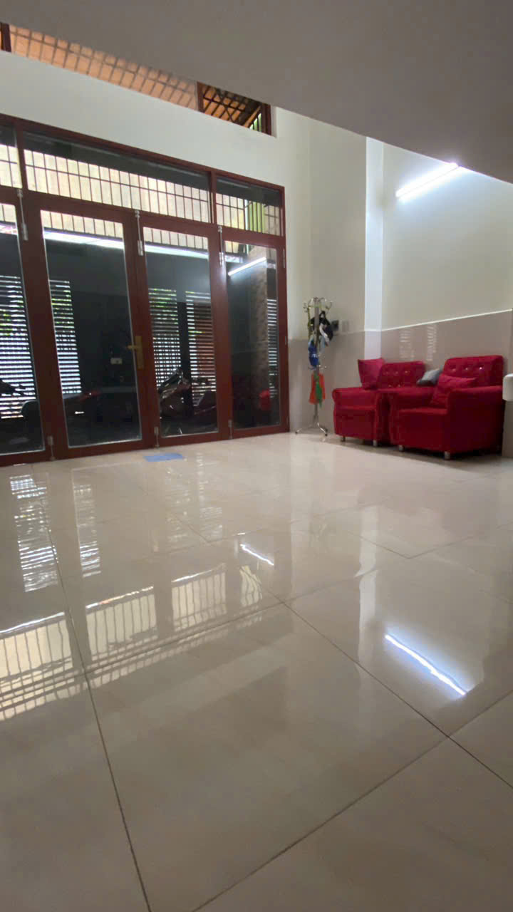 Cần Bán Căn Nhà 3 tầng Tâm Huyết , 
 Vị trí : Khu Tập Thể Bình Khê - Phường phước Tân  - Nha Trang
Diện tích 51,2m2 Giá bán 4 tỷ 200 triệu