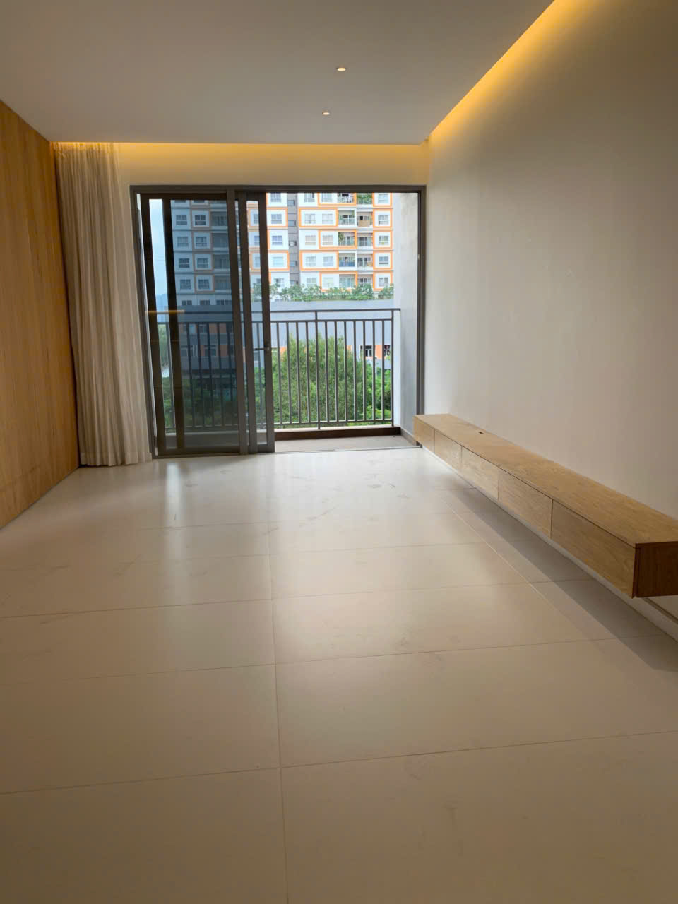 80m2 - Giá 5.8 tỷ - 2PN2WC nội thất cơ bản Celesta Rise Nguyễn Hữu Thọ