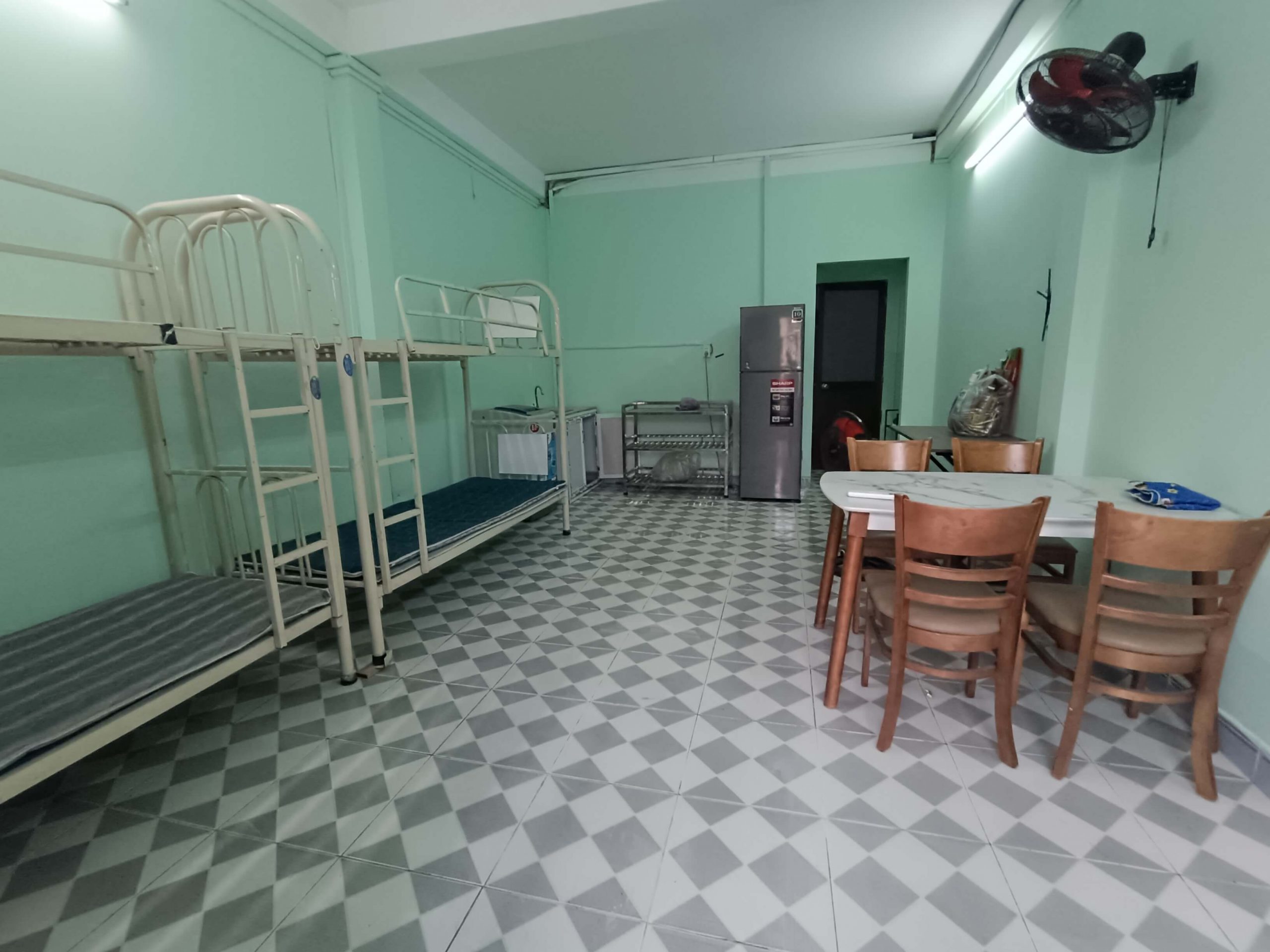 Cho Thuê phòng mặt tiền Đinh Bộ Lĩnh, P.26, 50m2, có ban công,đủ nội thất, 6tr