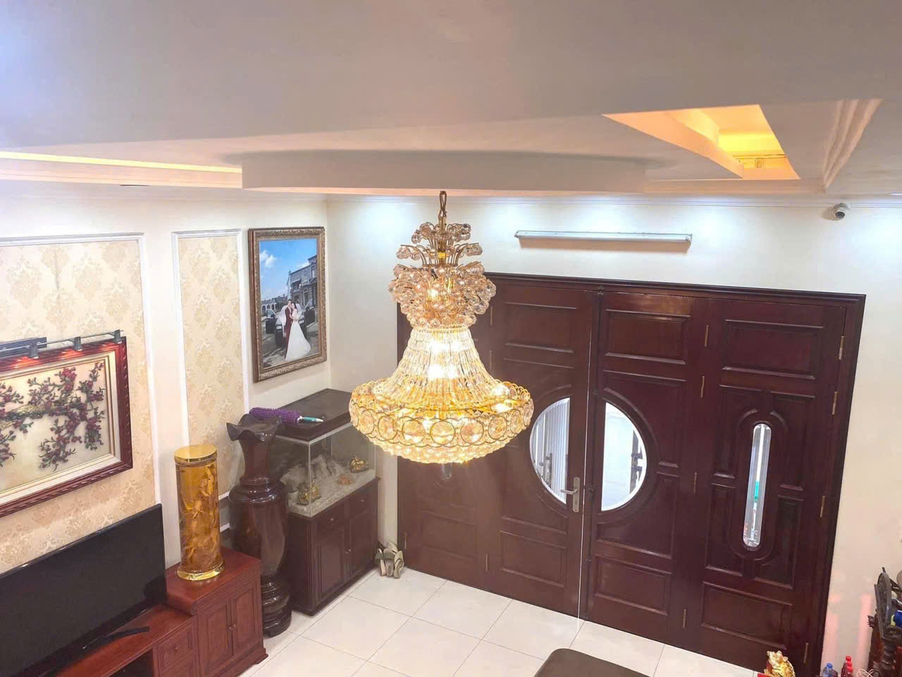 Bán Nhà Ngô Gia Tự – 68m² – MT 5.2m – 4 tầng – 15.8 tỷ

???? Vị trí trung tâm Đức Giang, ngõ rộng ô tô, vài bước ra phố Ngô Gia Tự. Gần chợ, trường, BV Đức Giang, kết nối Hoàn Kiếm – Gia Lâm – Nội Bài.