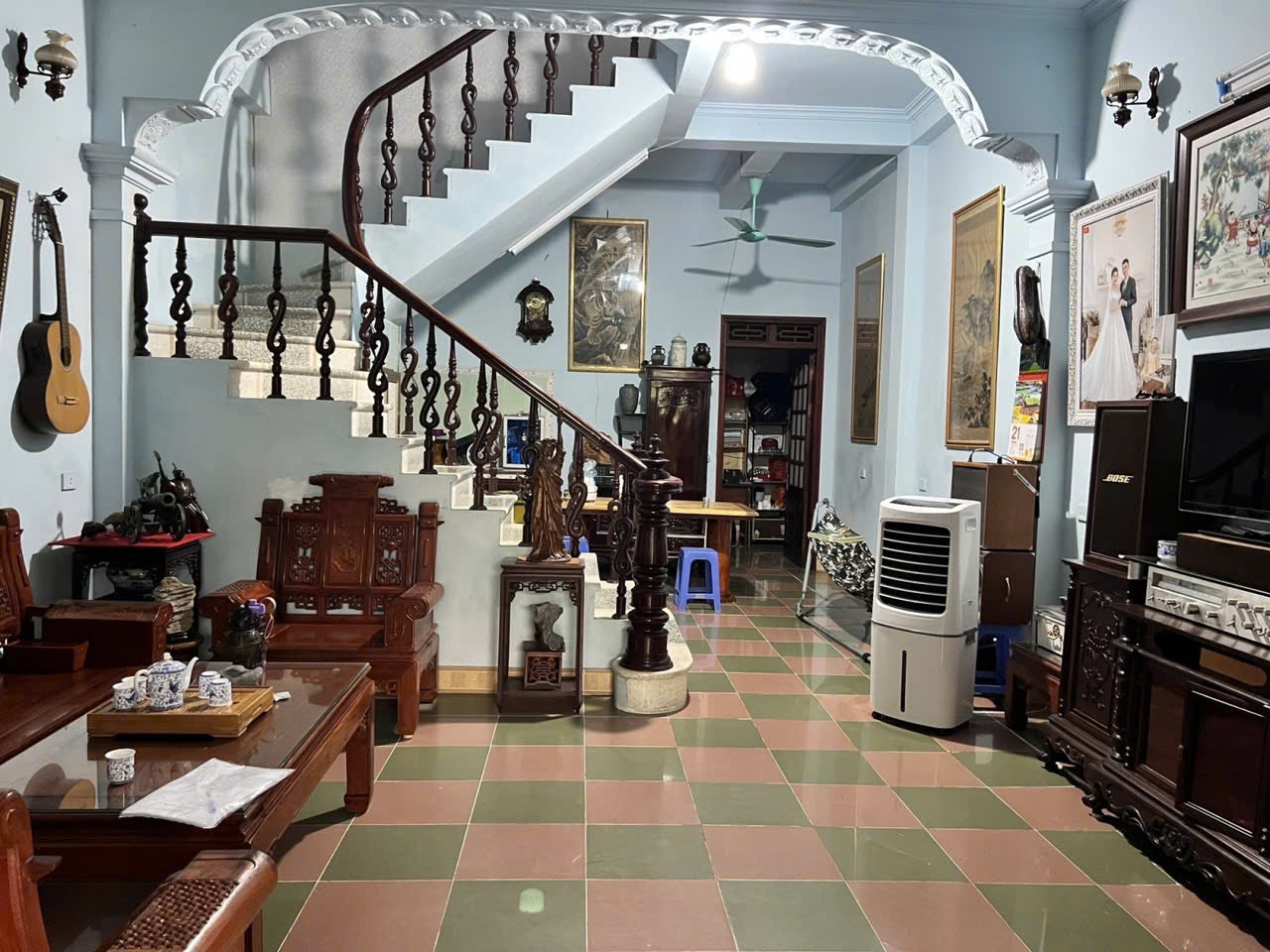 BÁN NHÀ MẶT PHỐ – QH ĐƯỜNG 10M – VỈA HÈ RỘNG – CỰC GIÁ TRỊ TƯƠNG LAI

???? Việt Hưng 90m², MT 5m – 12 tỷ – Long Biên