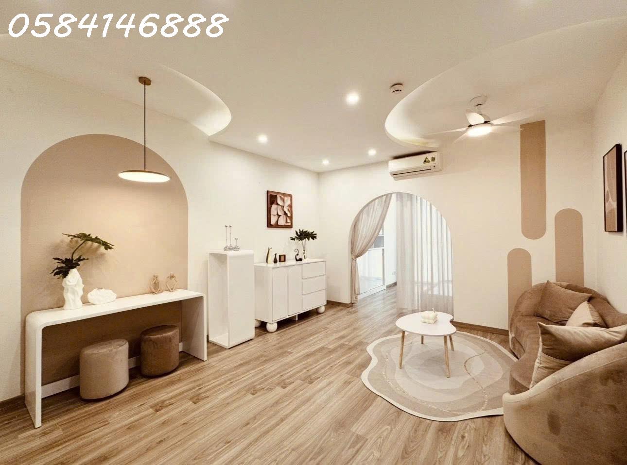 Bán căn hộ Royal City ,  136m² , 3 PN , giá : 13 tỷ , LH 0584146888 biết thêm thông tin căn