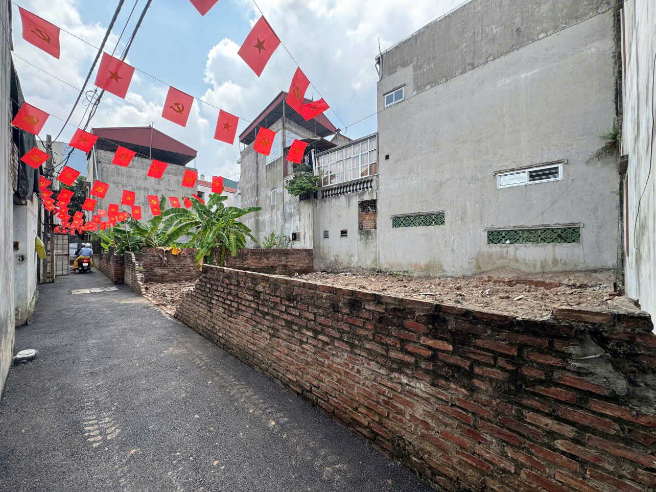 CHÍNH CHỦ GỬI BÁN – 2 LÔ ĐẤT ĐẸP NGÕ 41 VIỆT HƯNG ????
???? Vị trí: Ngõ 41 Việt Hưng – Gần mặt phố, khu dân cư đông đúc, giao thông thuận tiện