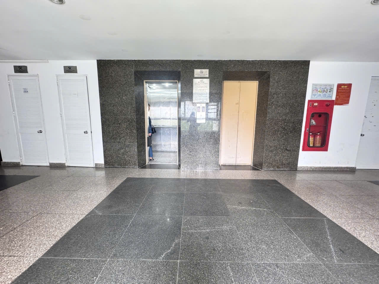 LÔ GÓC THOÁNG SÁNG – FULL NỘI THẤT – CHUNG CƯ VIỆT HƯNG
???? KĐT Việt Hưng, Long Biên
???? 113m² – 3PN, 2WC – Tầng 5
???? 6,8 tỷ