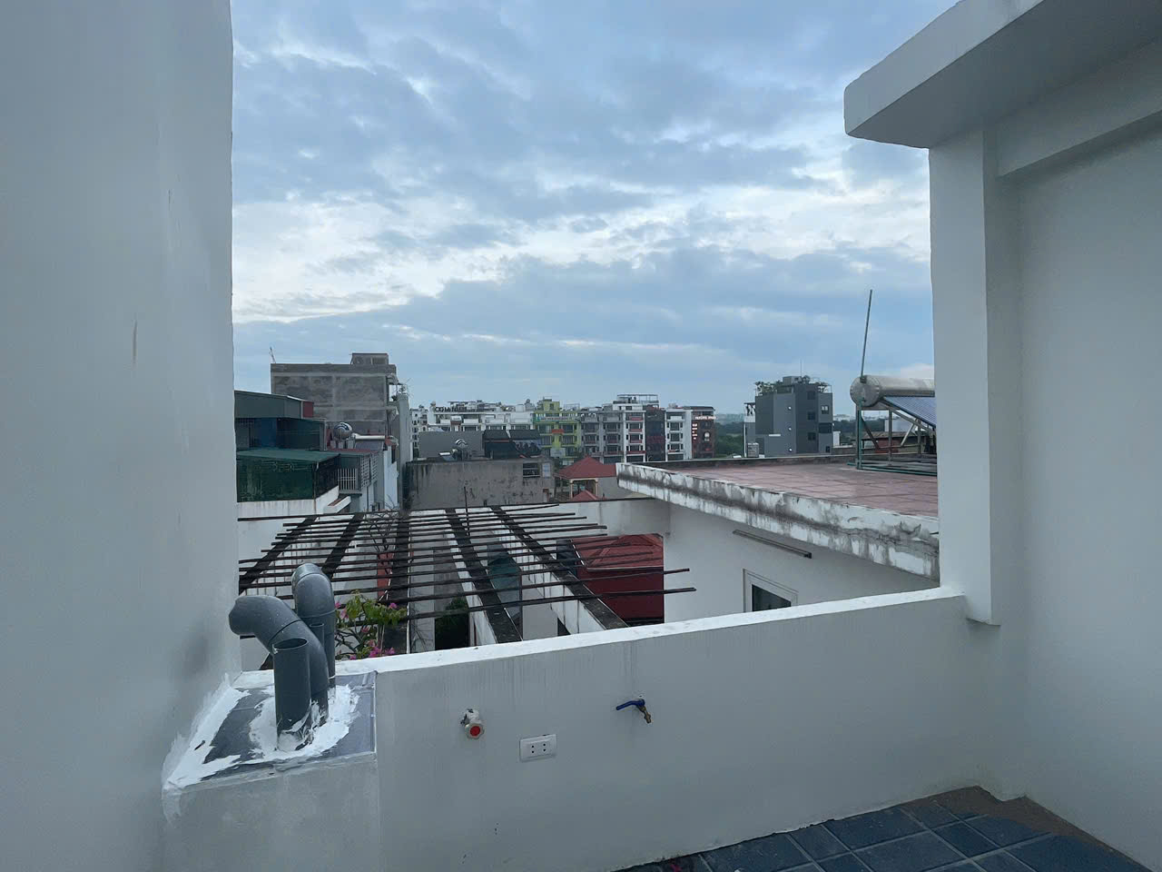 ???? NHÀ ĐẸP – THANG MÁY – GẦN HỒ – OTO 10M
???? Hồng Tiến, Bồ Đề – Long Biên
???? 35m² (XD 39m²) – 6 tầng, MT 6,16m, giá 9,2 tỷ