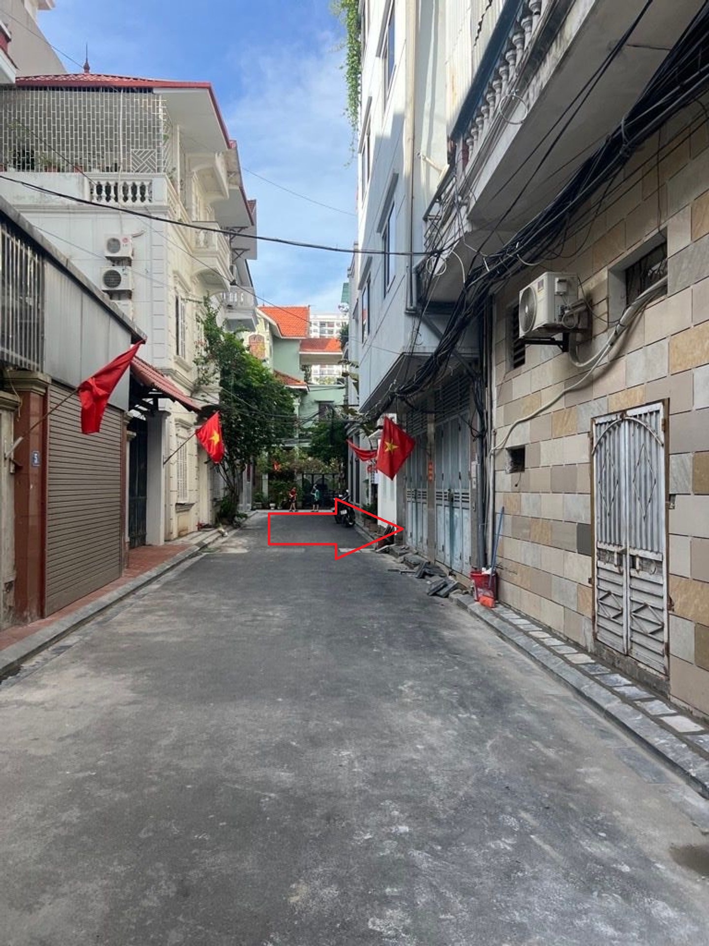 Bán nhà 6 tỷ 4 tầng ô tô đỗ cửa,ngõ thông Sài Đồng,Long Biên