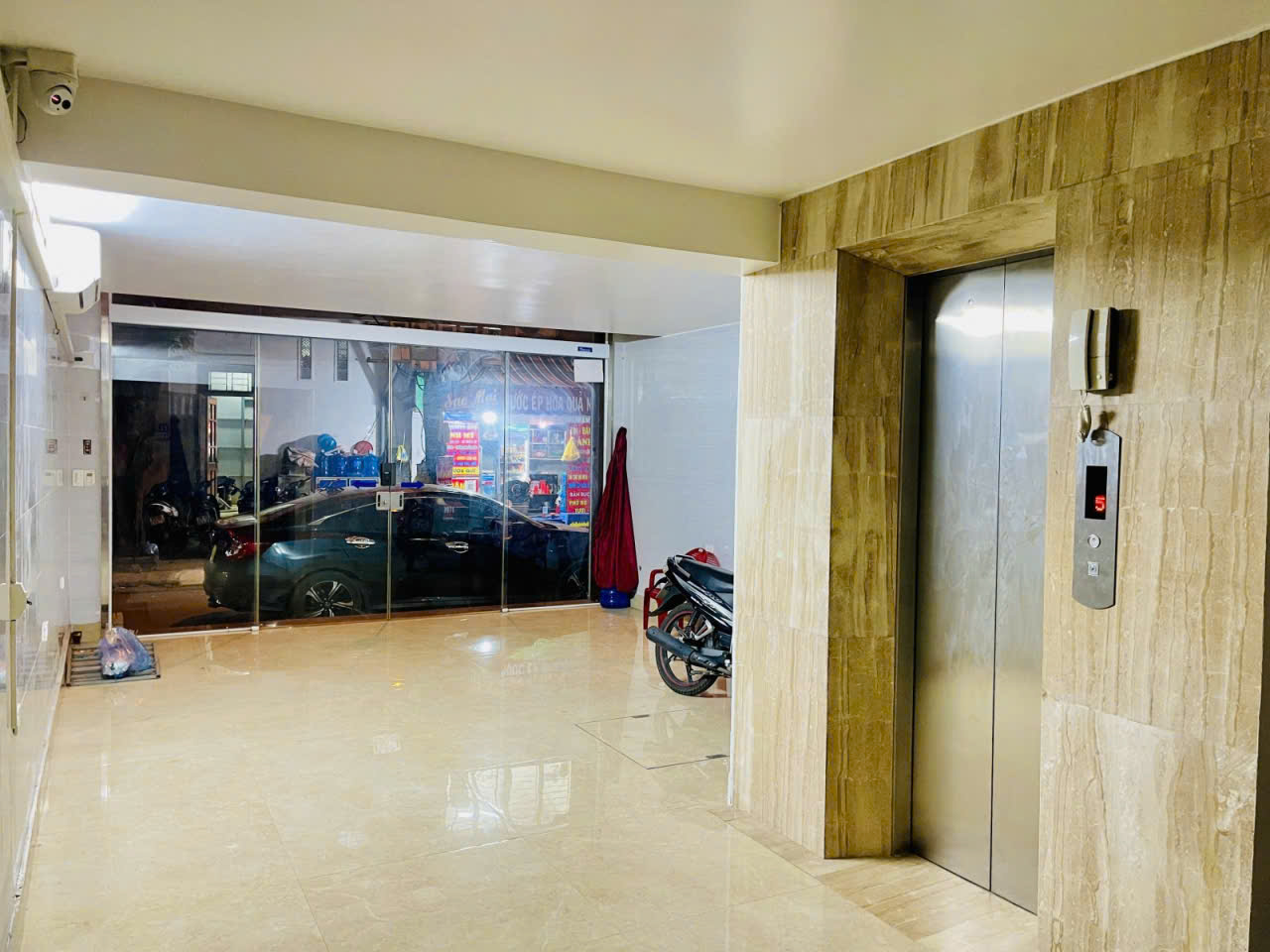 MẶT PHỐ - KINH DOANH - 7 TẦNG THANG MÁY - HAI THOÁNG - MẶT TIỀN ĐẸP  5M- NỞ HẬU -Nguyễn Hoàng 70 m, 7T, MT 5m, 32T