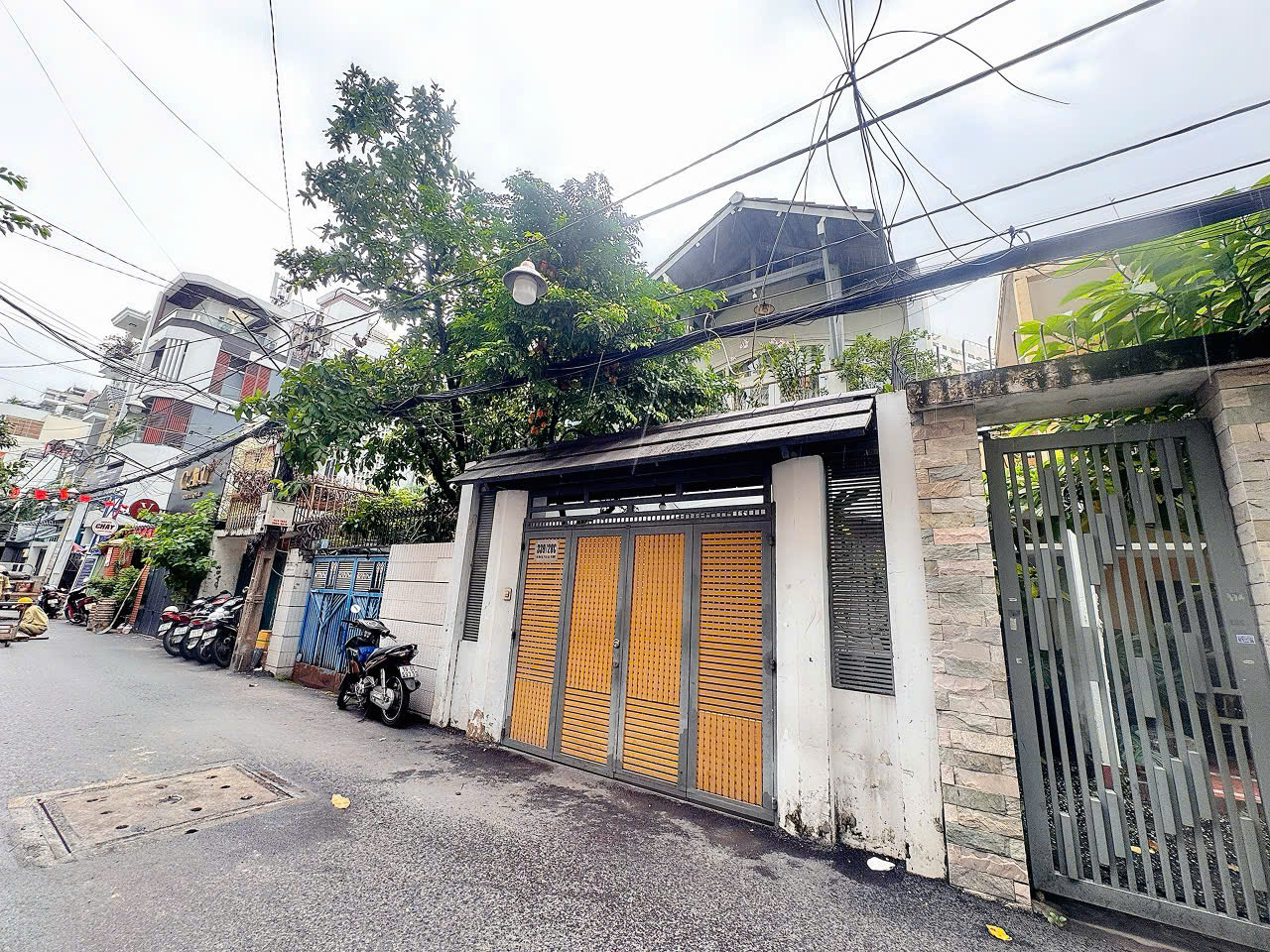 CHÍNH CHỦ XƯA CẦN BÁN NHÀ 4 TẦNG HXH 8M Đ.LÊ VĂN SỸ, QUẬN 3 - SỔ HỒNG VUÔNG ĐẸP 4.1M*28.4M - KHU NHÀ CAO TẦNG & BIỆT THỰ BAO QUANH* LIÊN HỆ GIANG GIANG: 093.86.76.685