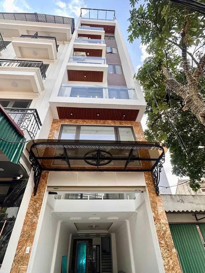 Phân khúc giá 17 tỷ  Vừa ở vừa kinh doanh siêu đỉnh  Không có căn nào qua nổi căn nhà này tại Long Biên