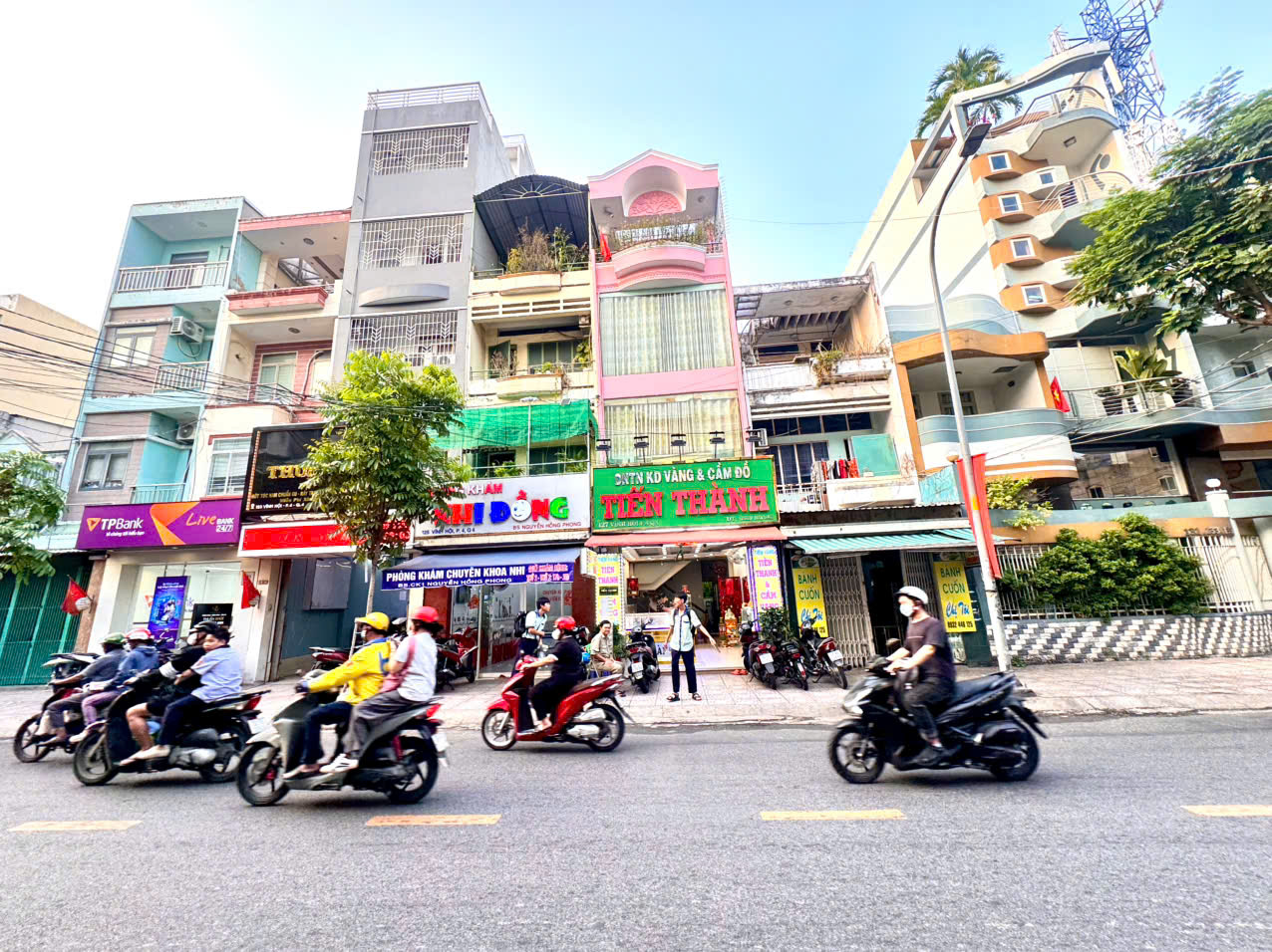 BÁN NHÀ 6 TẦNG- MẶT TIỀN Đ.VINH HỘI, QUẬN 4- DT 4M*25M VUÔNG ĐẸP- HDT 90TR/TH- 0938676685 GIANG GIANG