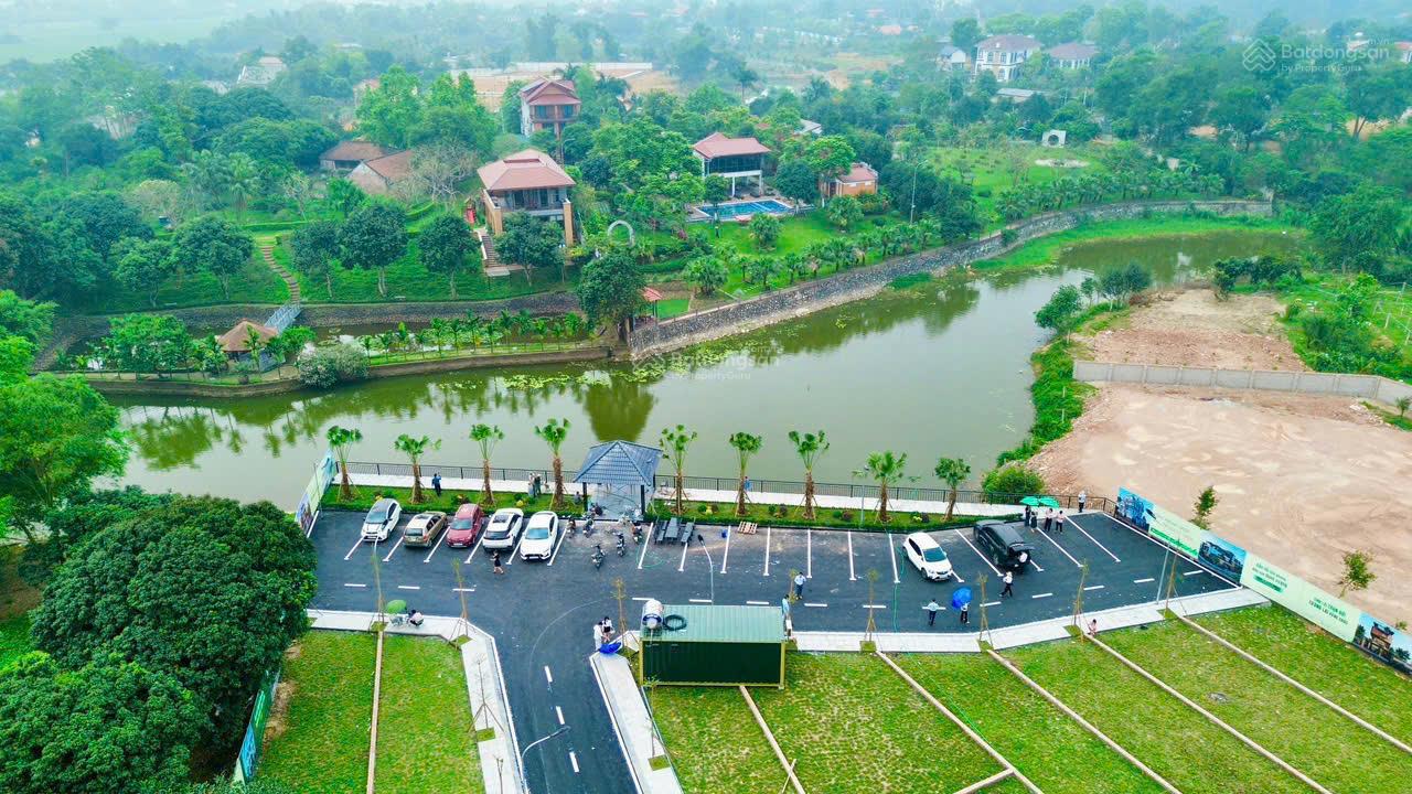 Giá sốc, giảm ngay 300tr lô đất view hồ, đối diện cổng trường ĐHQG