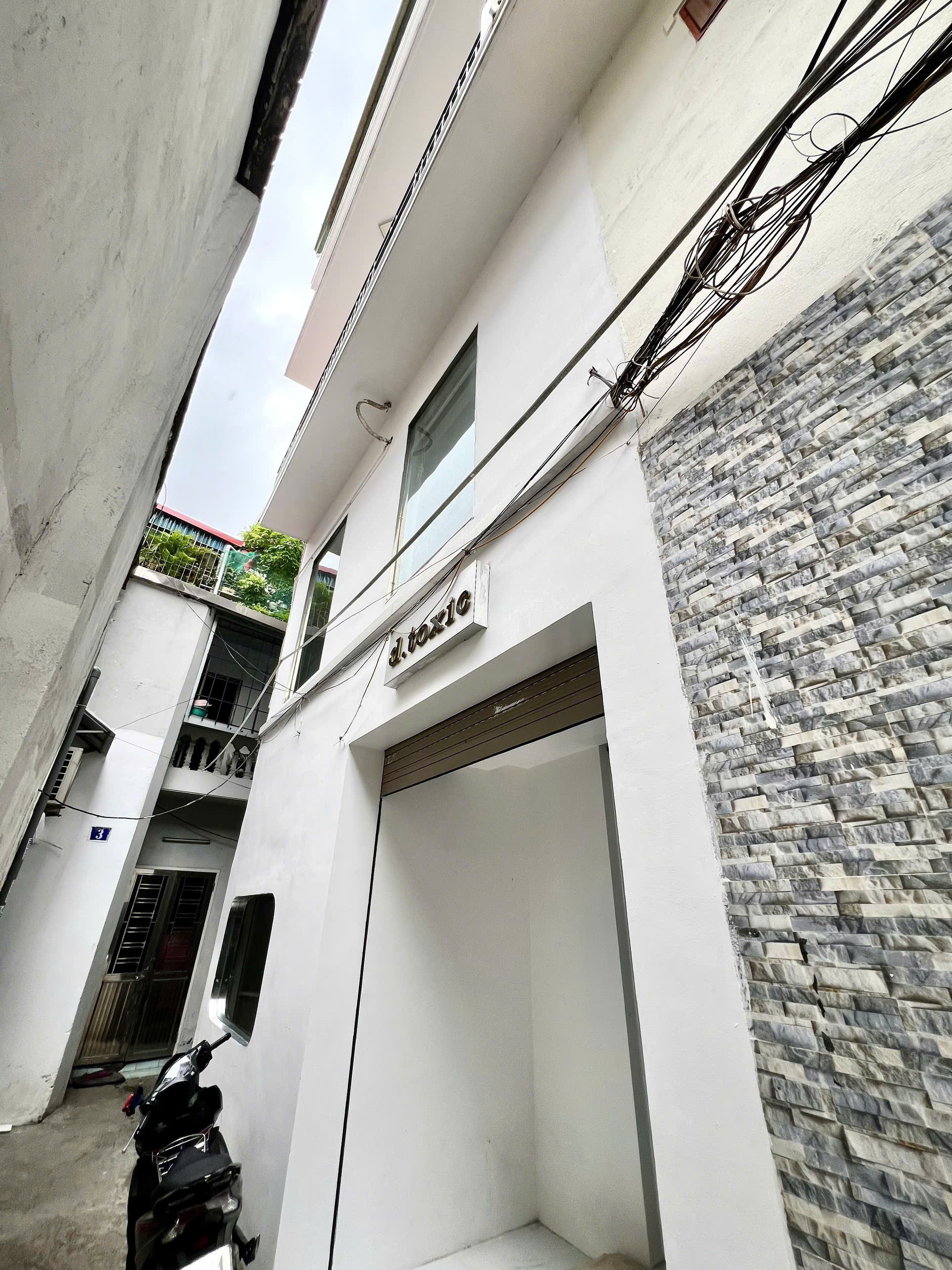 Bán Nhà Lô Góc 3 Mặt Thoáng Phố Lương Khánh Thiện – Nhà 5 Tầng, Đang Cho Thuê Spa 25 Triệu/Tháng
