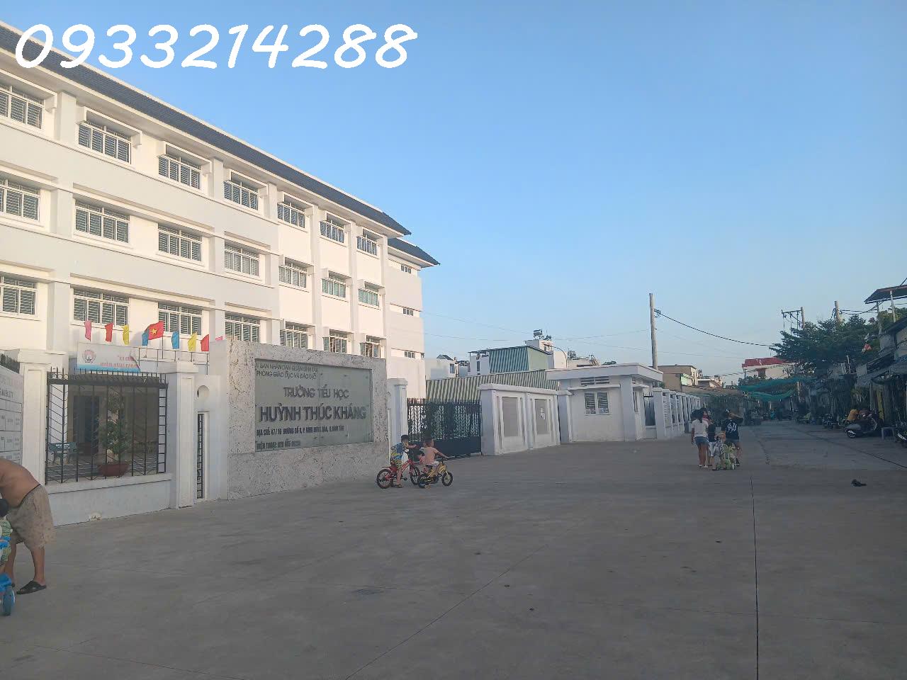 BÁN NHÀ HẺM XE HƠI, BÌNH HƯNG HÒA, BÌNH TÂN. DT 57M2, 4 TẦNG, 5PN, GIÁ CHỈ NHỈNH 6 TỶ, SỔ HỒNG RIÊNG!