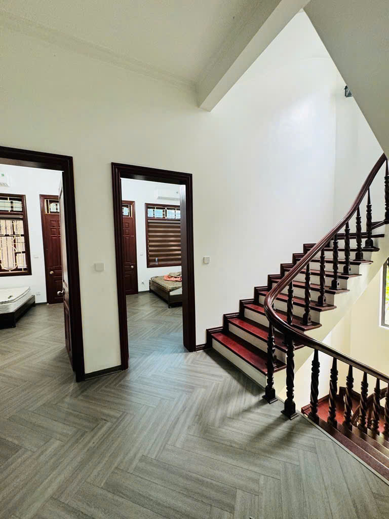???? BÁN NHÀ BIỆT THỰ SÂN VƯỜN NGỌC THỤY – LONG BIÊN-200M² – GARA Ô TÔ – CẠNH TRƯỜNG PHÁP, CÔNG VIÊN – GIÁ CHỈ 25 TỶ