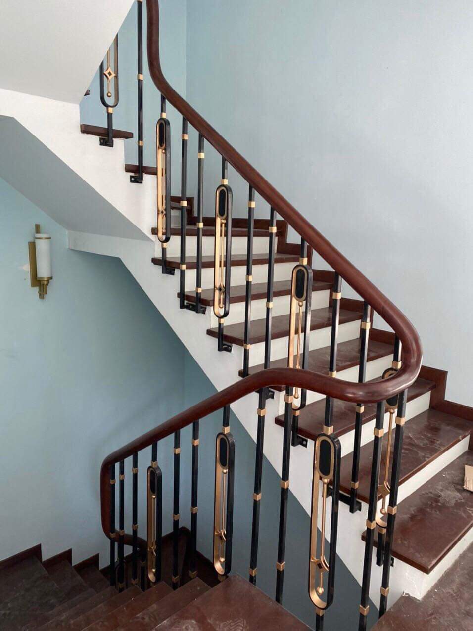 Tôi chủ nhà cho thuê nhà mới, căn góc, 93m2_ 5T; vỉa hè, Đào Tấn-29 Tr
