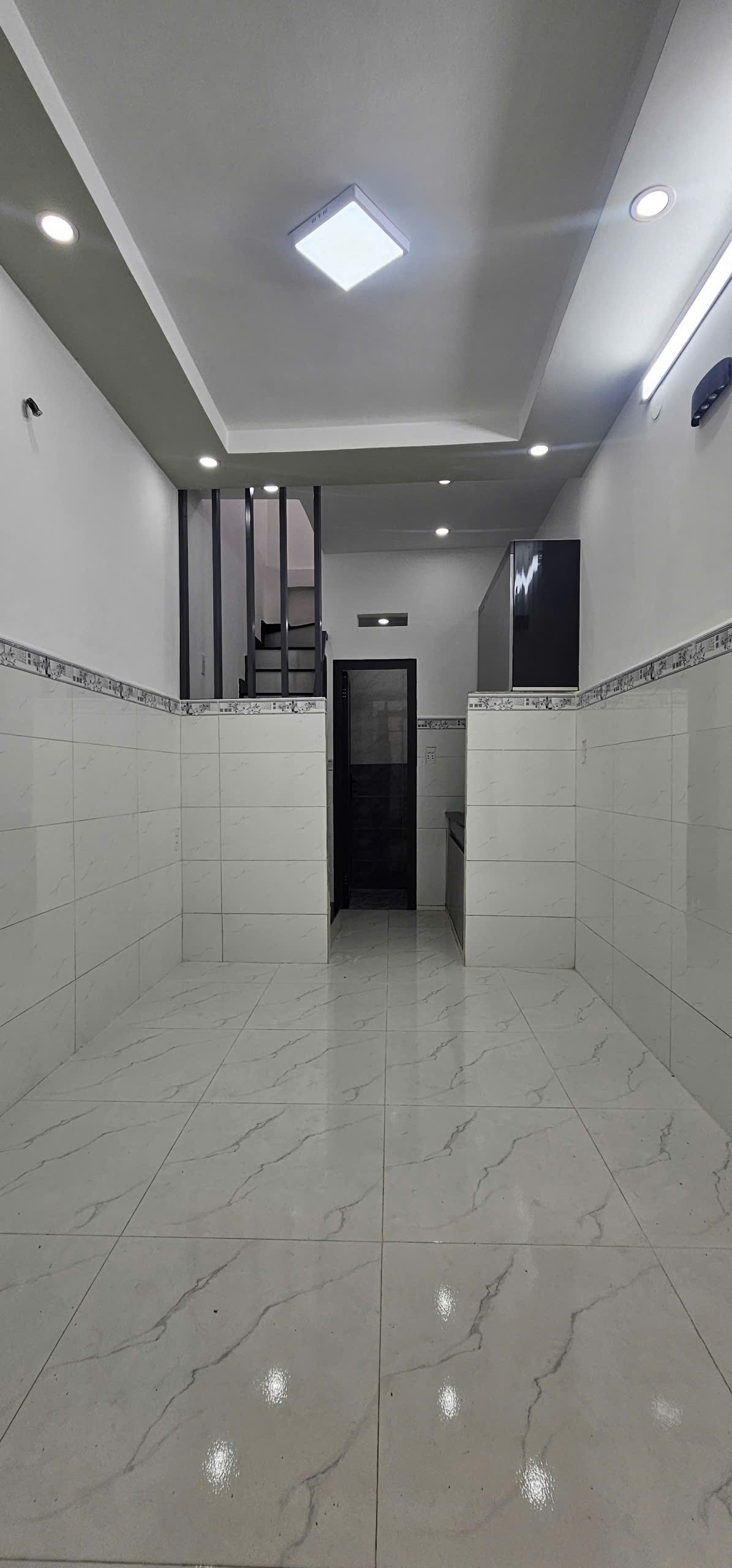 Sát mặt tiền Vĩnh Khánh Tôn Đản Q4

hơn 1 tỷ