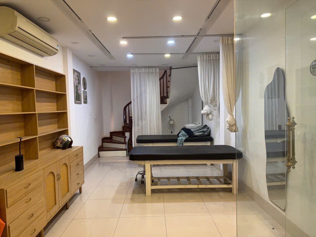 Thịnh Quang, 6 tầng, gara ô tô chỉ 7,68 tỷ, kinh doanh sầm uất, trung tâm Đống Đa