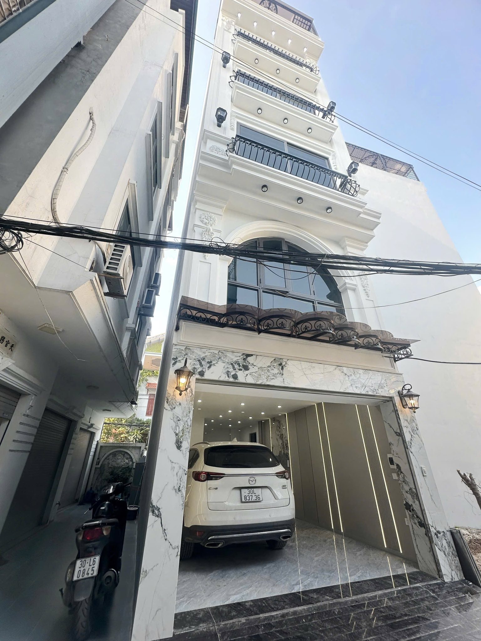 Nhà Phố Cổ Linh 42m2 6 Tầng Hàng Xóm Aeon Long Biên, Gara 7 Chỗ - Nhỉnh 13 Tỷ