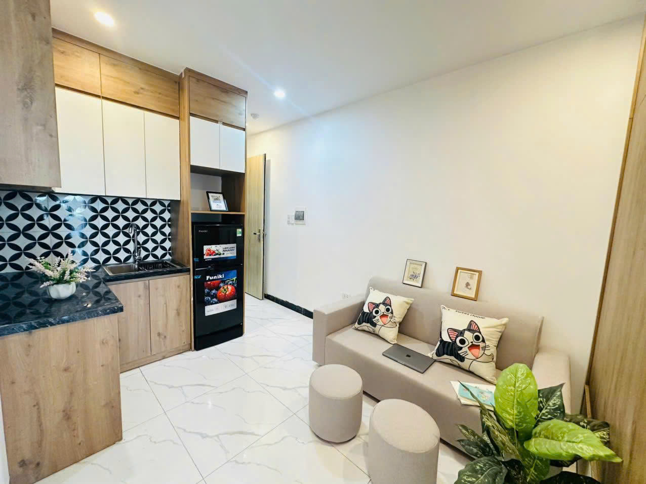 Cho Thuê Ccmn FULL đồ Thoáng Ban Công cực đẹp Tại ngõ 6 Chùa Bộc, Đống Đa